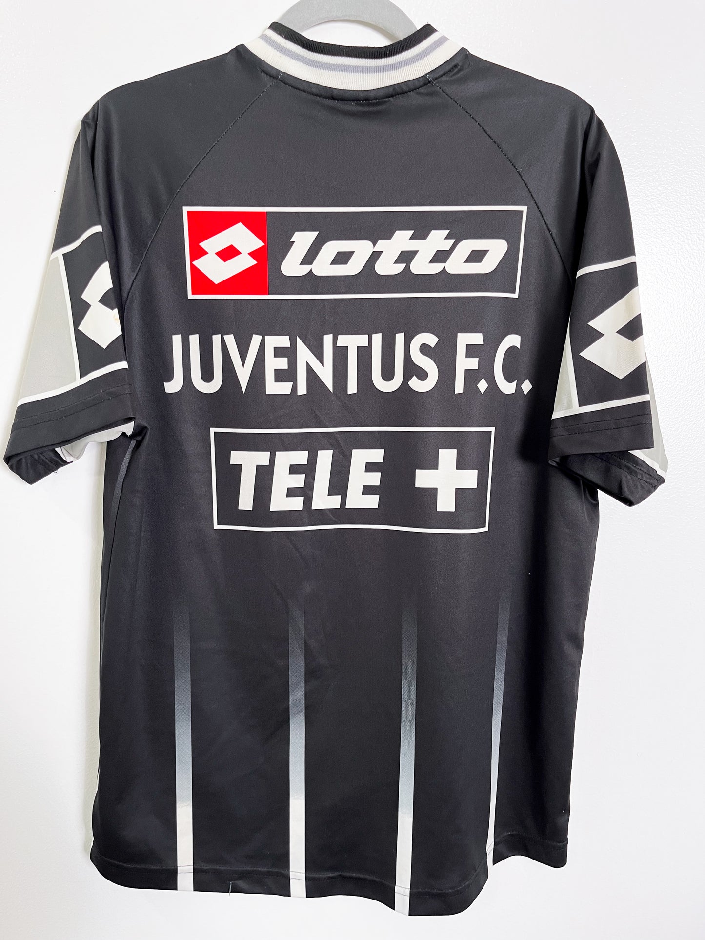 Authentic Juventus 2000/01 Training Kit - Size M