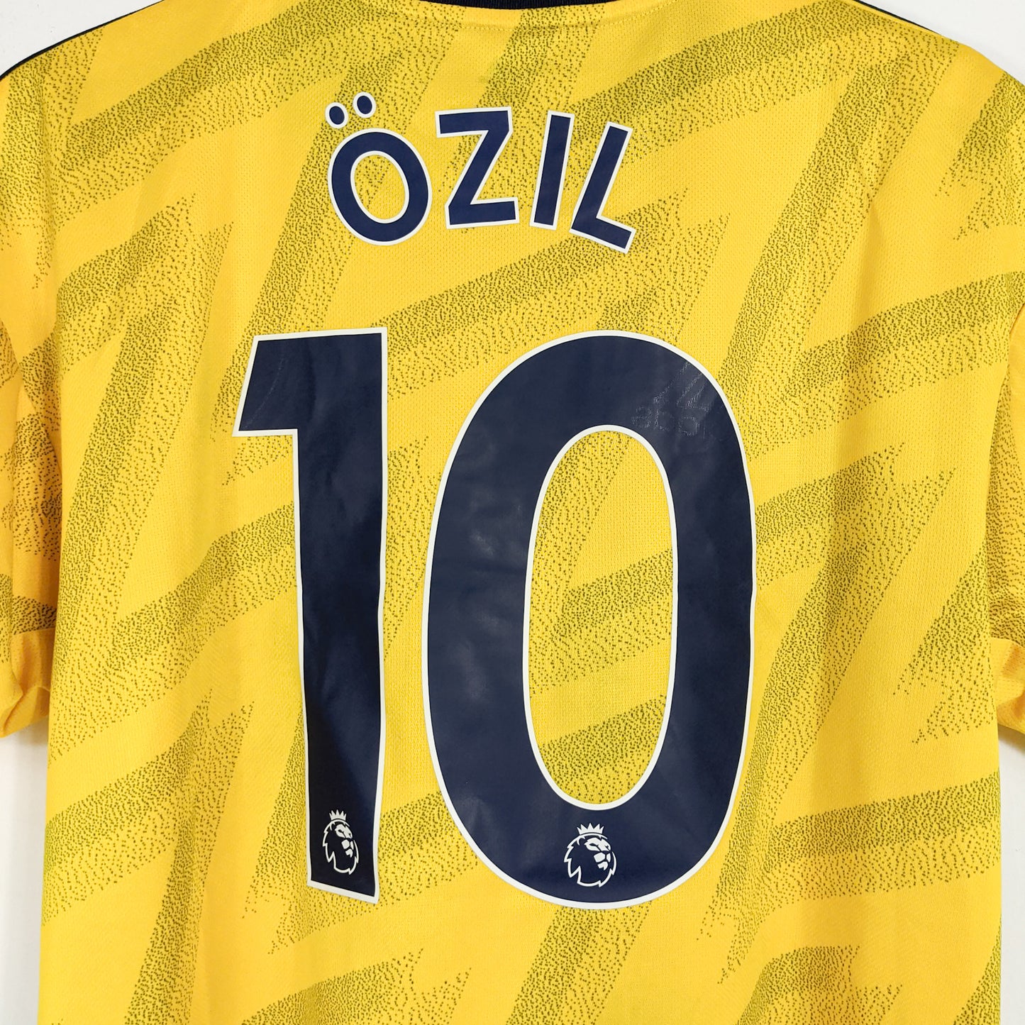 Authentic Arsenal 2019/20 Away - Mesut Ozil #10 Size L