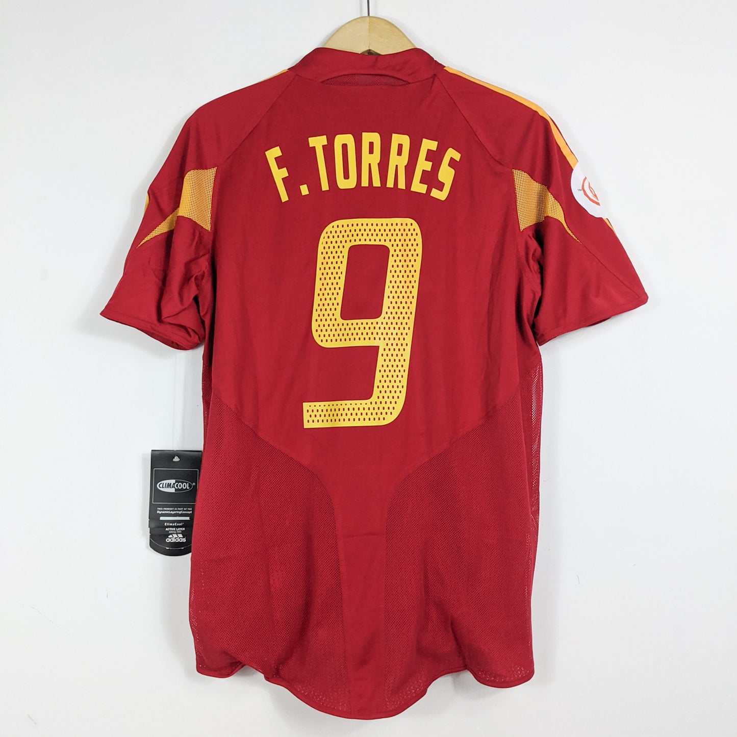 Authentic Spain 2004 Home - Fernando Torres #9 Size M (Bnwt)