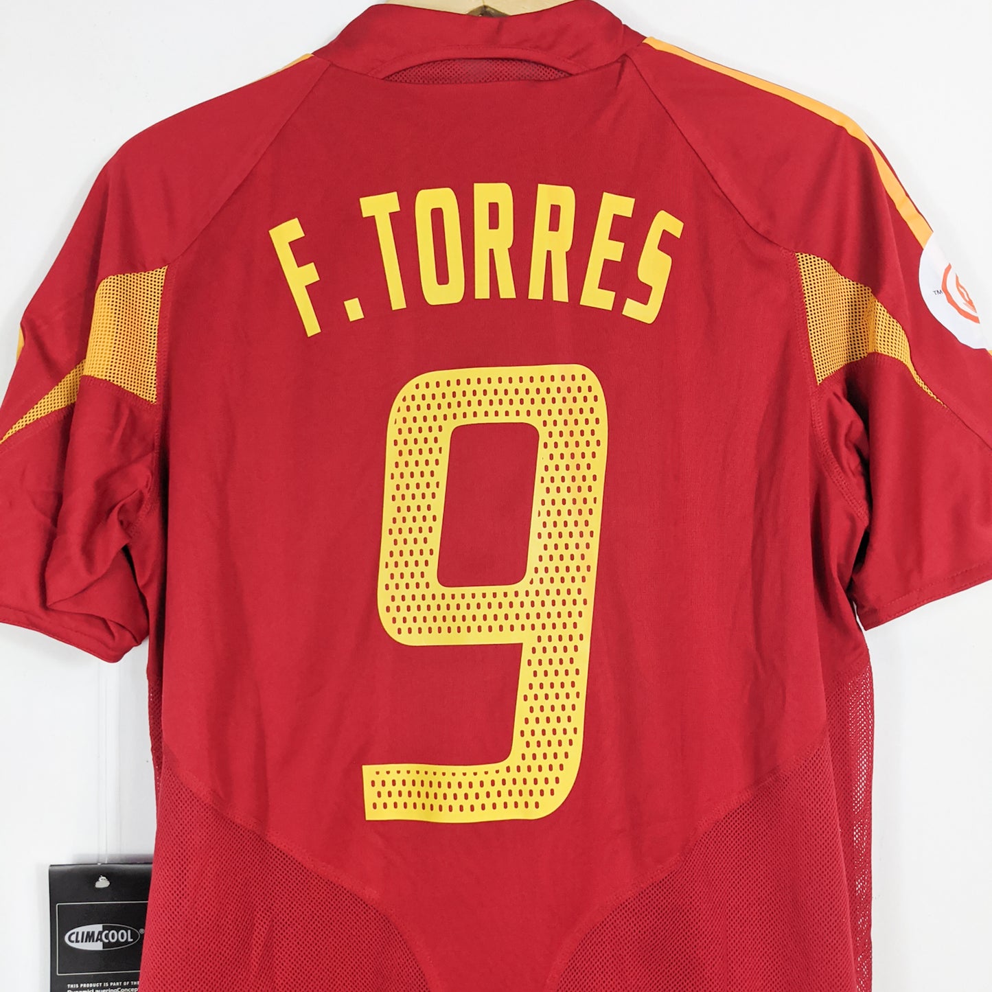 Authentic Spain 2004 Home - Fernando Torres #9 Size M (Bnwt)