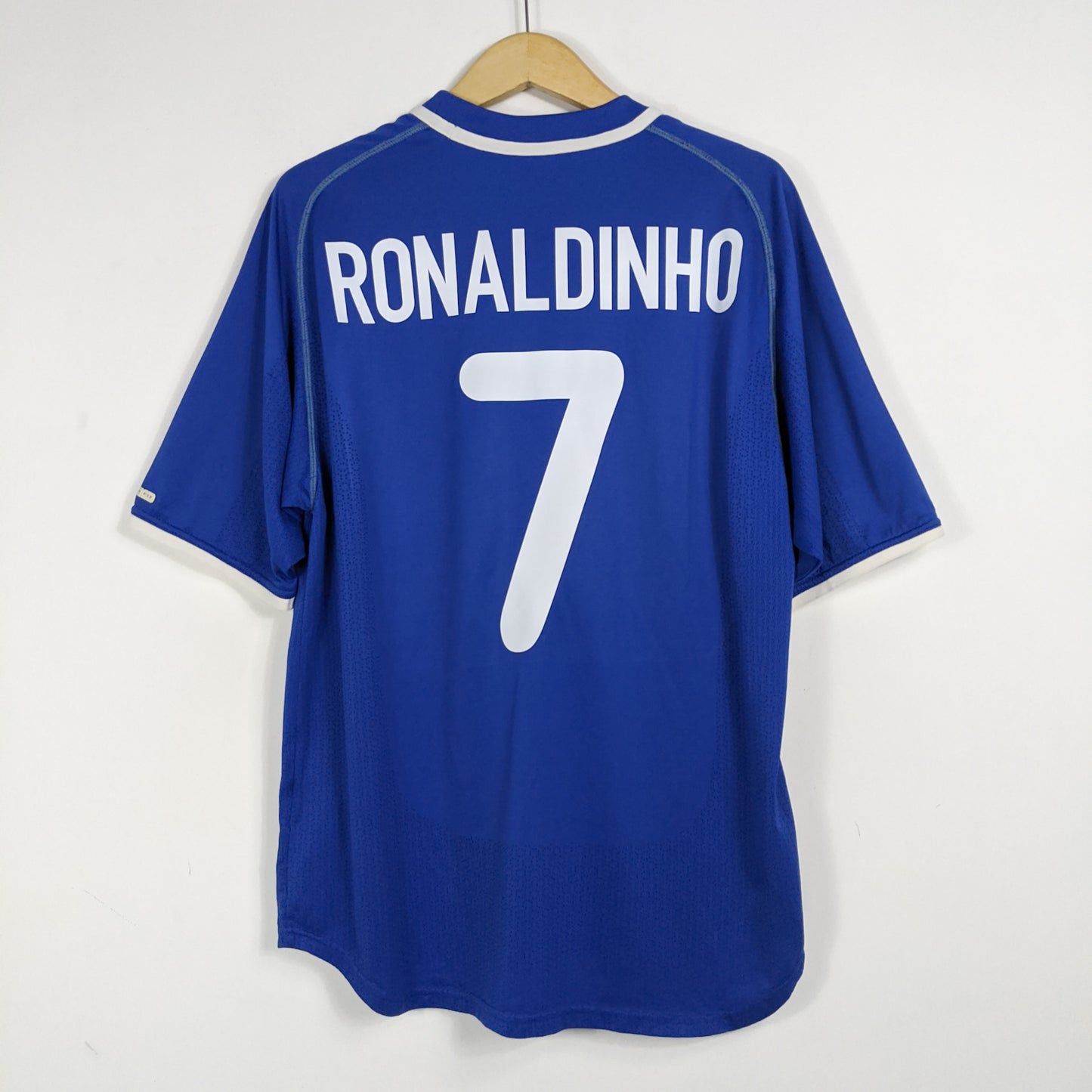 Authentic Brazil 2000/02 Away - Ronaldinho #7 Size L