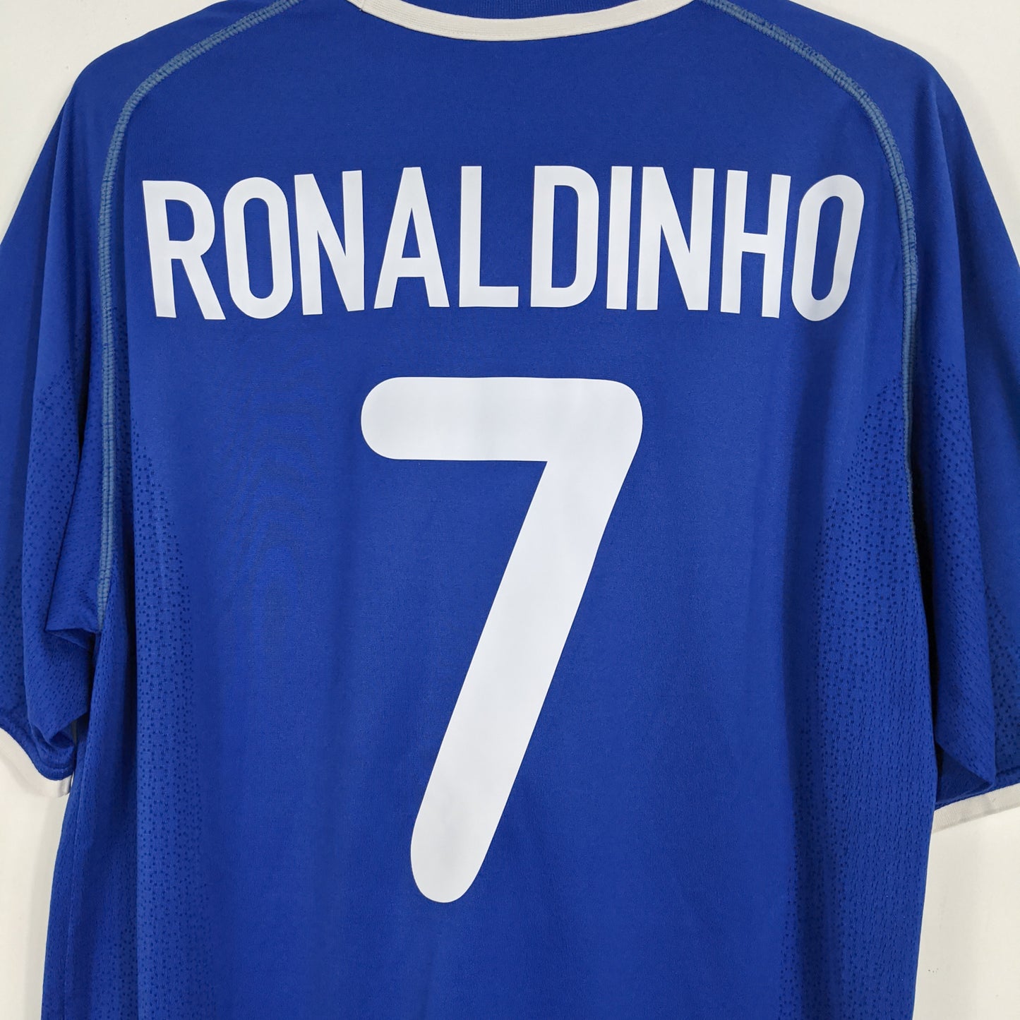 Authentic Brazil 2000/02 Away - Ronaldinho #7 Size L