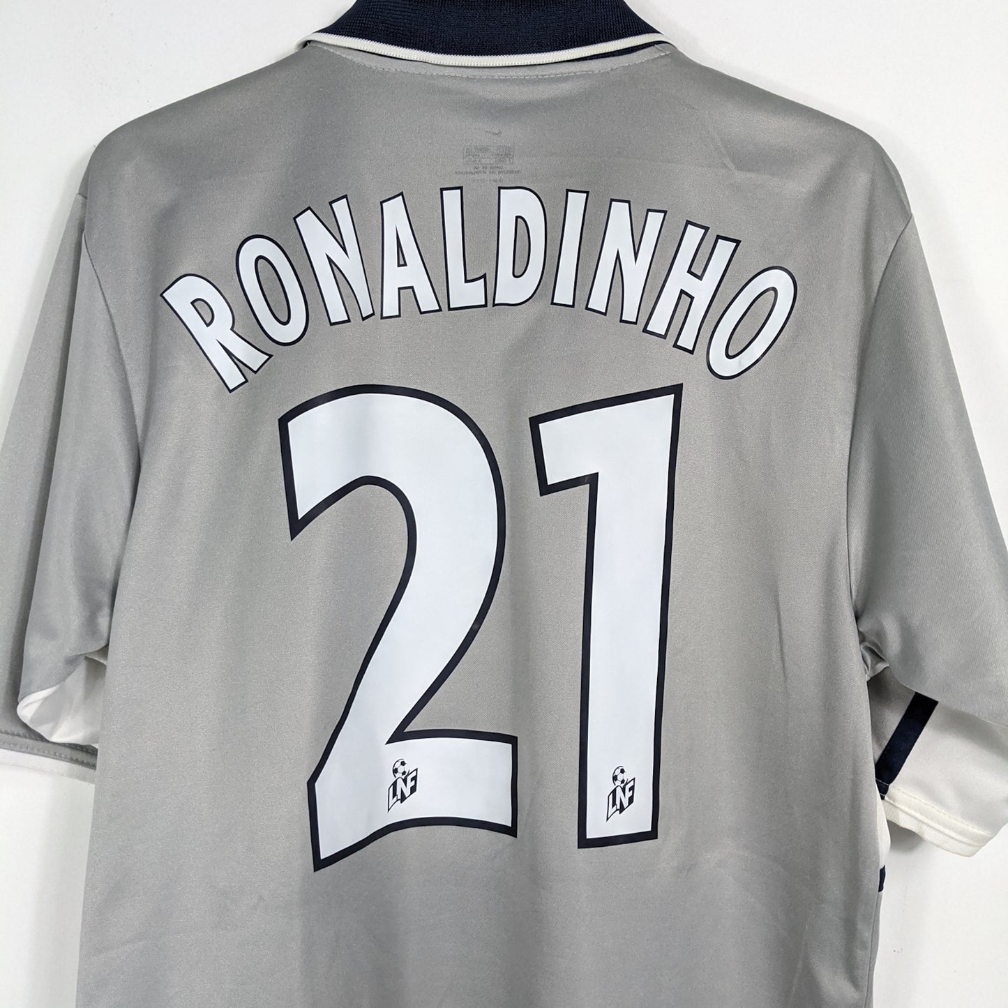 Authentic Paris Saint-Germain 2000/01 Away - Ronaldinho #21 Size M