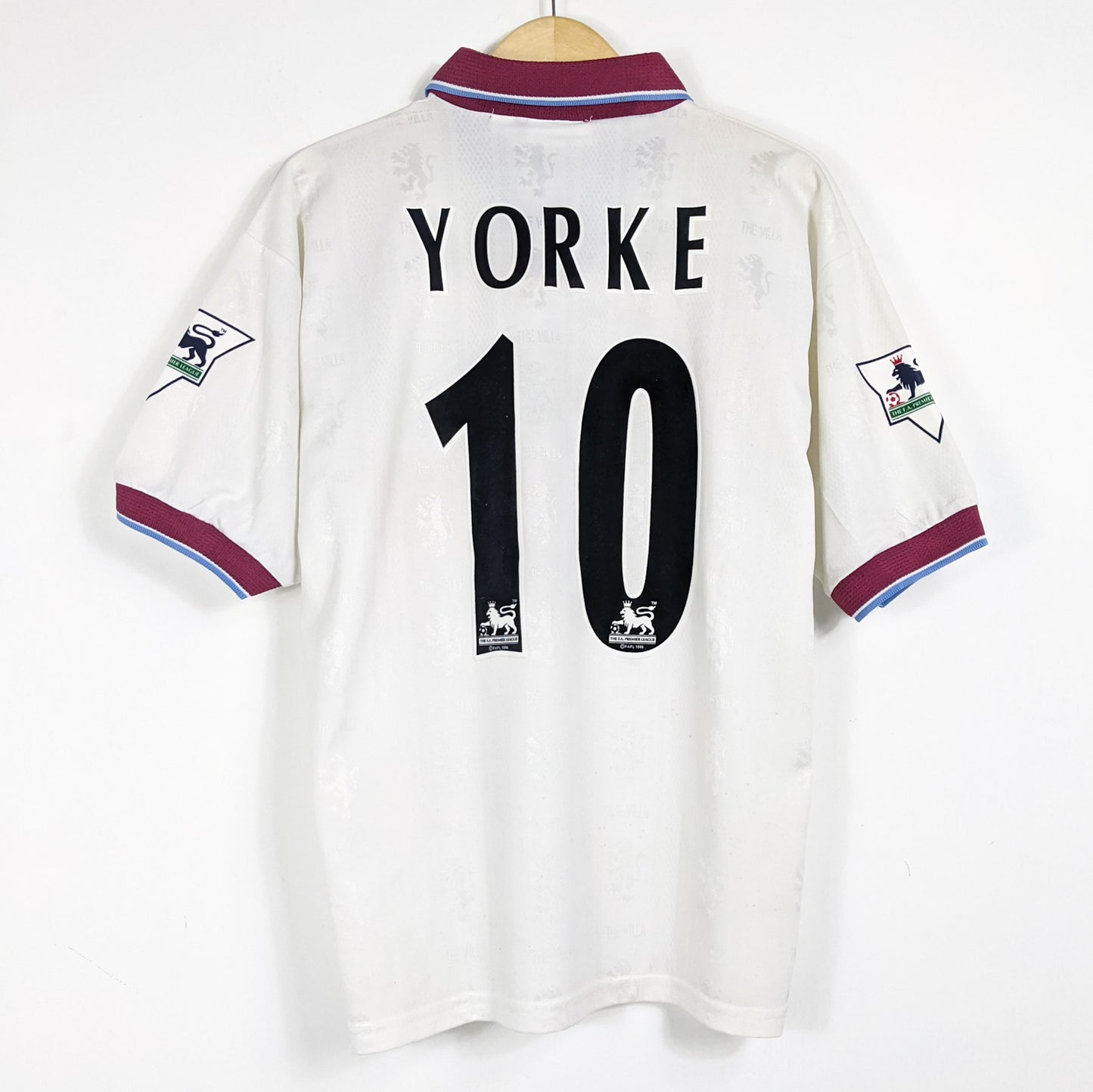 Authentic Aston Villa 1996/98 Away - Dwight Yorke #10 Size L