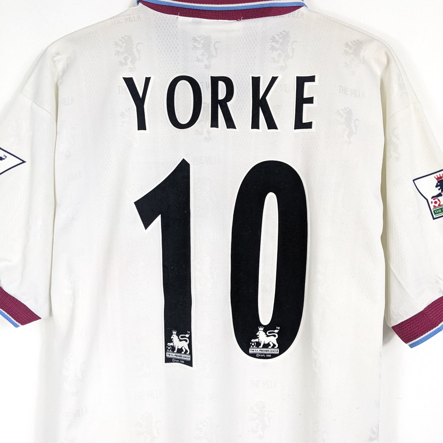 Authentic Aston Villa 1996/98 Away - Dwight Yorke #10 Size L