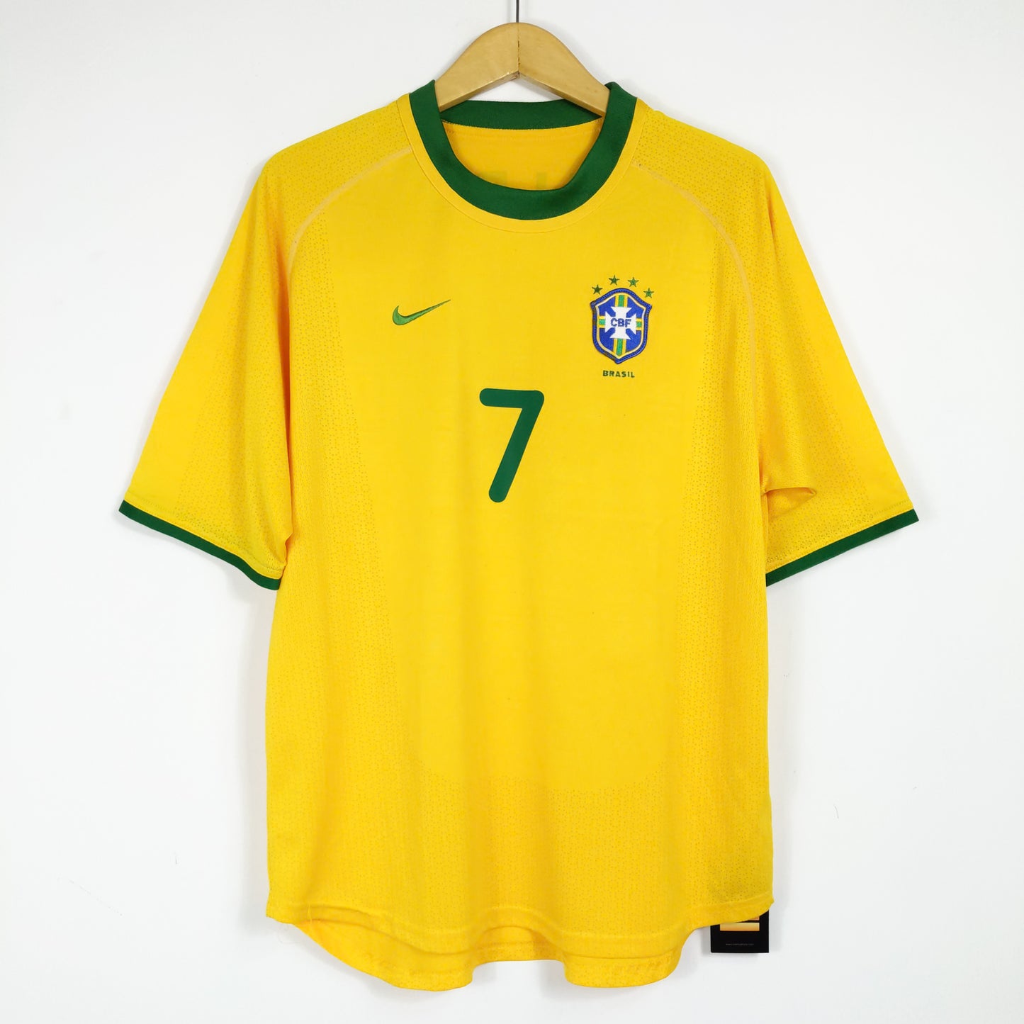 Authentic Brazil 2000/02 Home - Ronaldinho #7 Size L