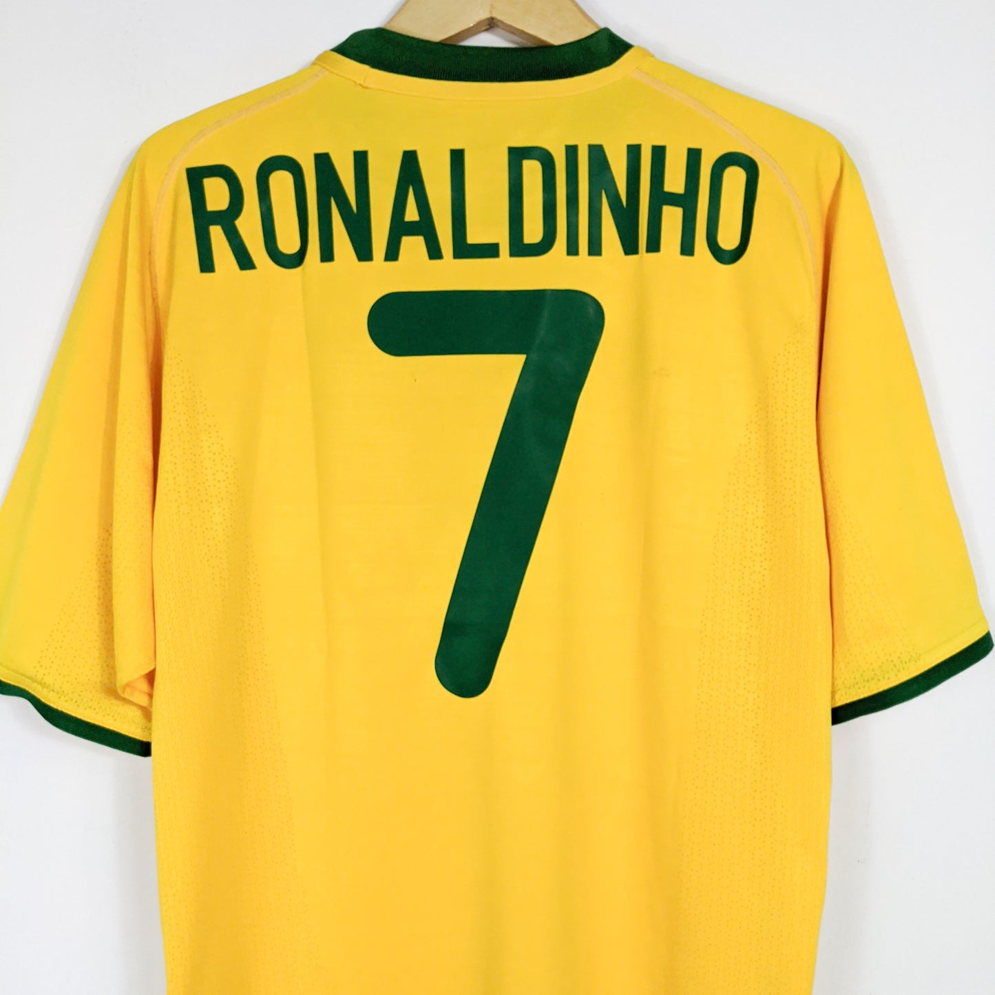 Authentic Brazil 2000/02 Home - Ronaldinho #7 Size L