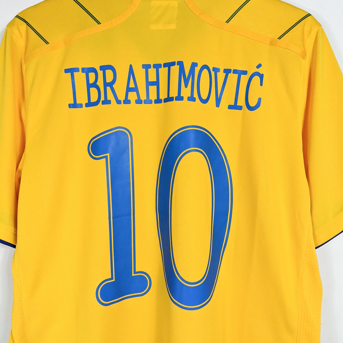 Authentic Sweden 2012 Home - Zlatan Ibrahimovic #10 Size L