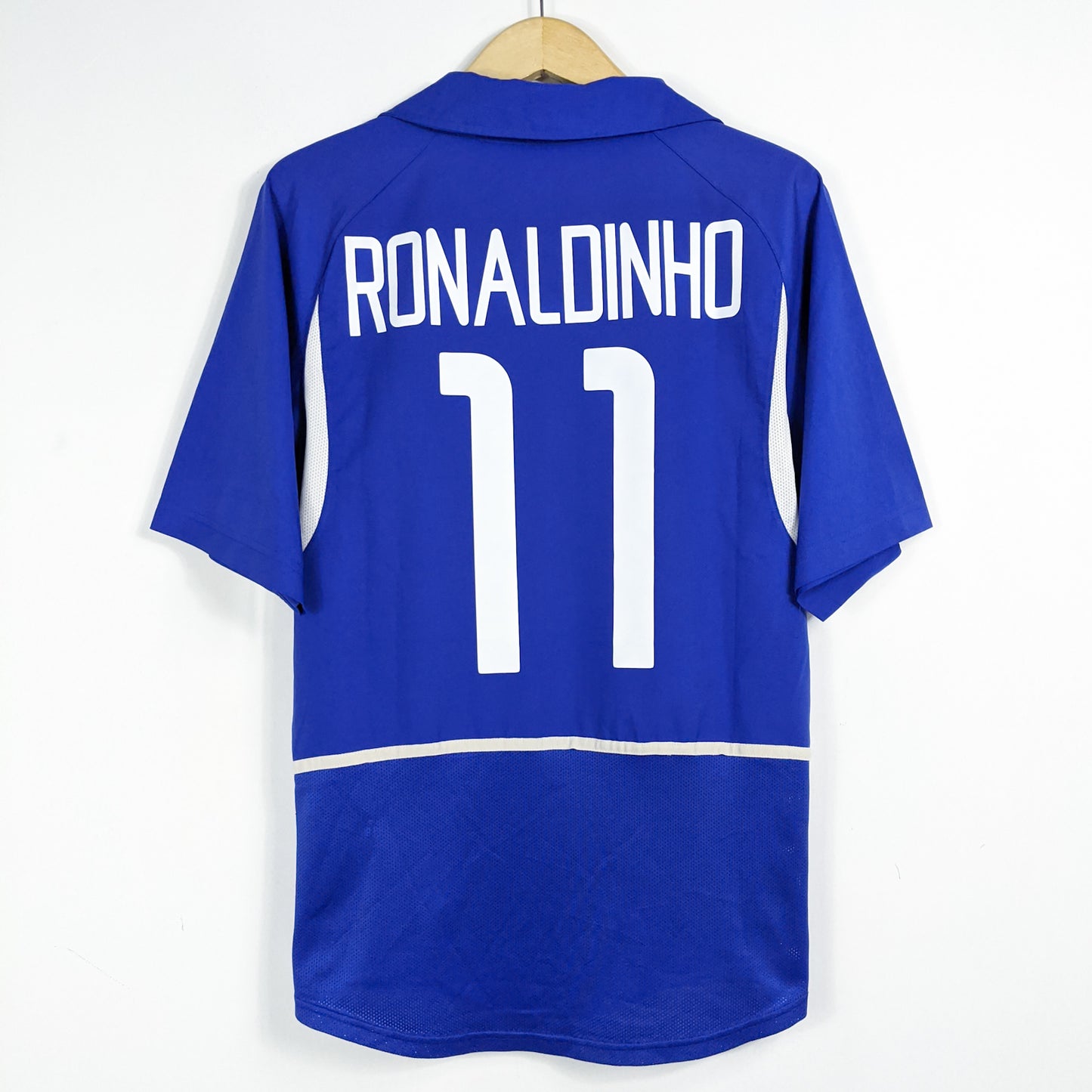 Authentic Brazil 2002 Away - Ronaldinho #11 Size M