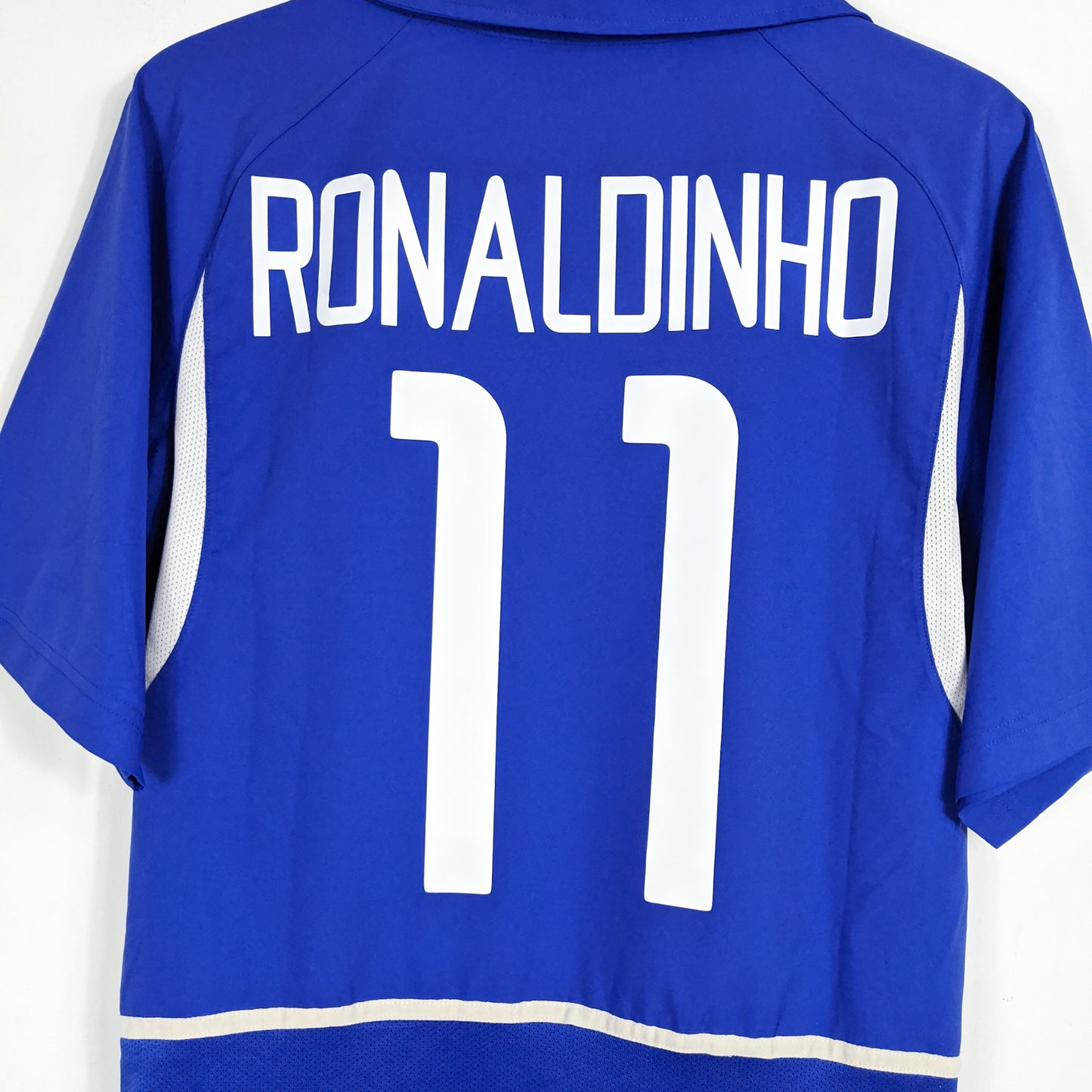 Authentic Brazil 2002 Away - Ronaldinho #11 Size M