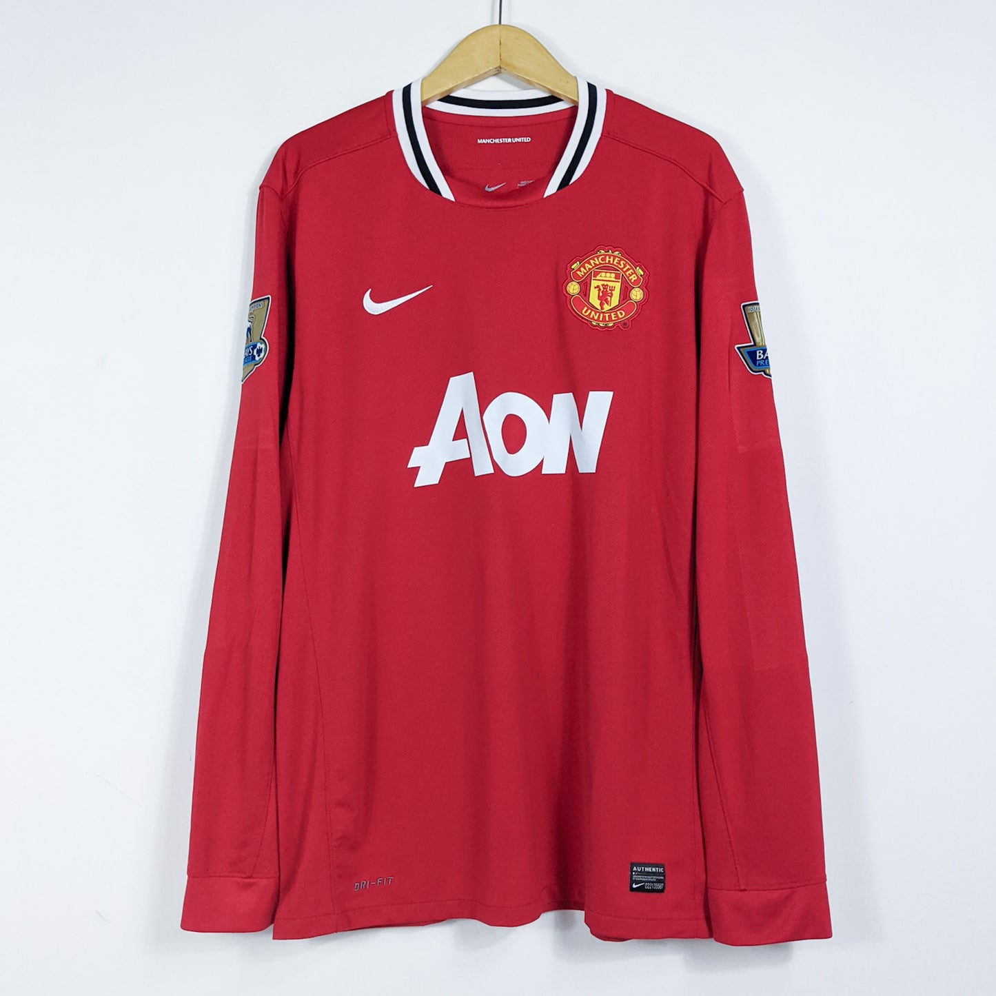 Authentic Manchester United 2011/12 Home - Dimitar Berbatov #9 Size XL (Long sleeve)