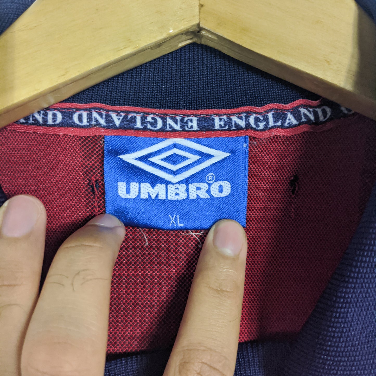 Authentic England 1998 Away - David Beckham #7 Size XL (Long sleeve)