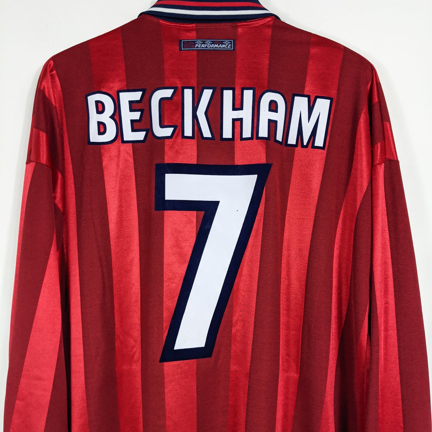 Authentic England 1998 Away - David Beckham #7 Size XL (Long sleeve)