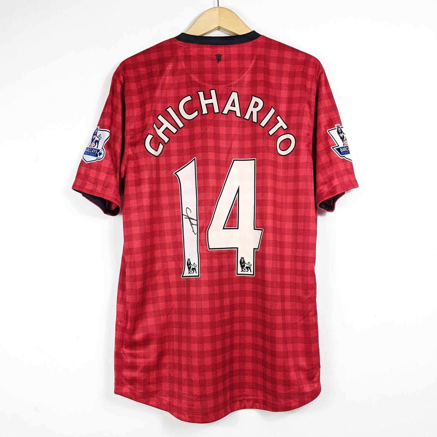 Authentic Manchester United 2012/13 Home - Chicarito #14 Size L (Bnwt)