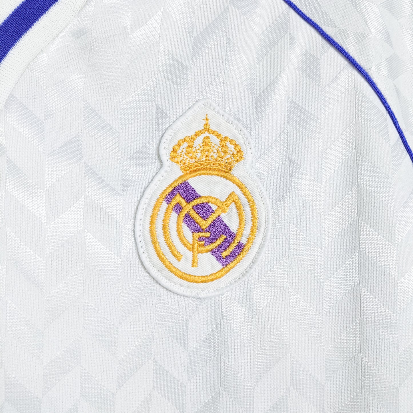 Authentic Real Madrid 1988/89 Home - Size L (With short) (Long Sleeve)