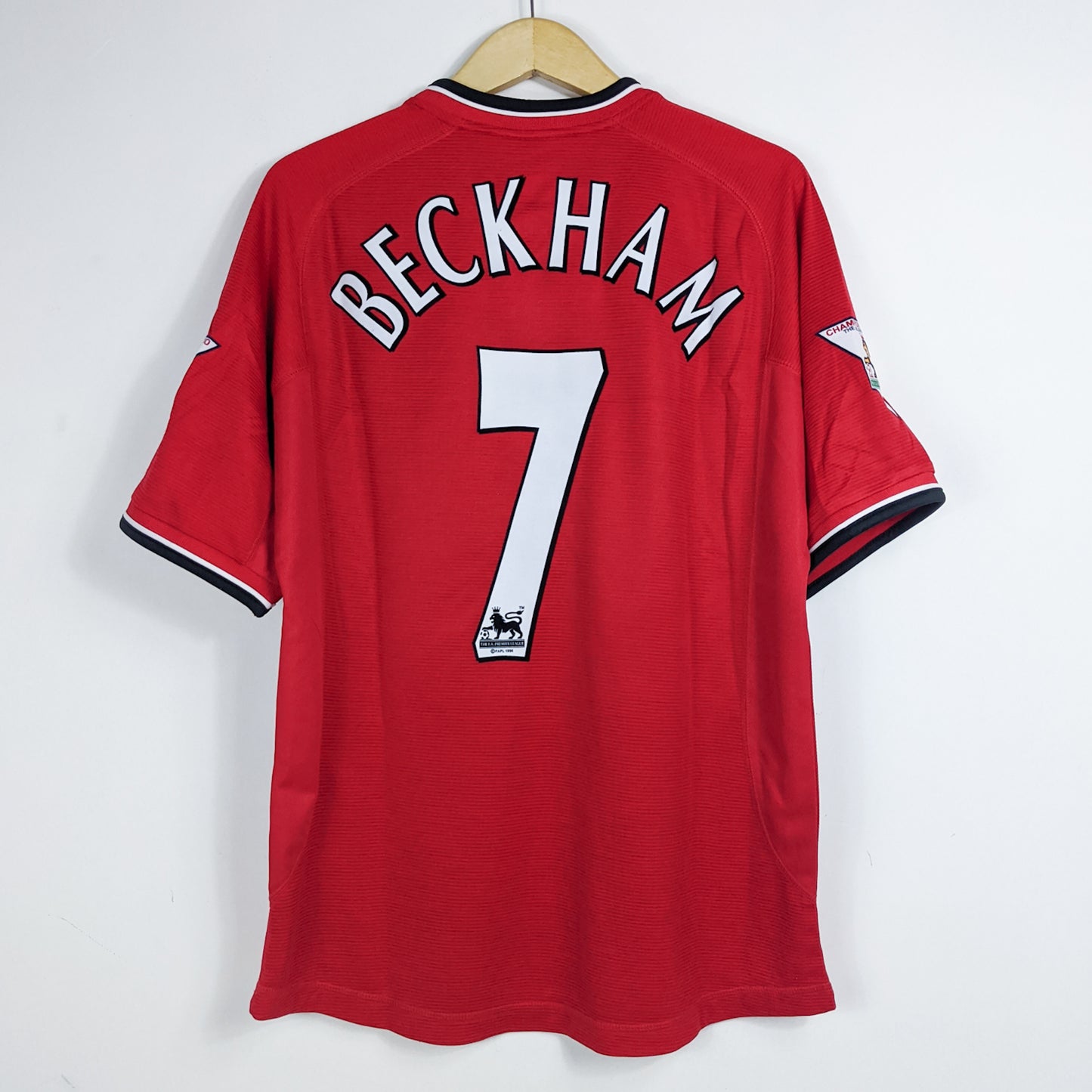 Authentic Manchester United 2000/02 Home - David Beckham #7 Size M