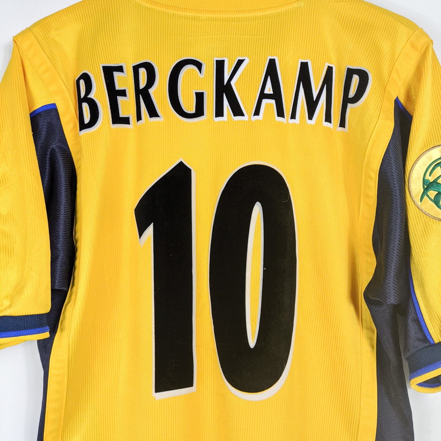 Authentic Arsenal 2000/01 Away - Dennis Bergkamp #10 Size M