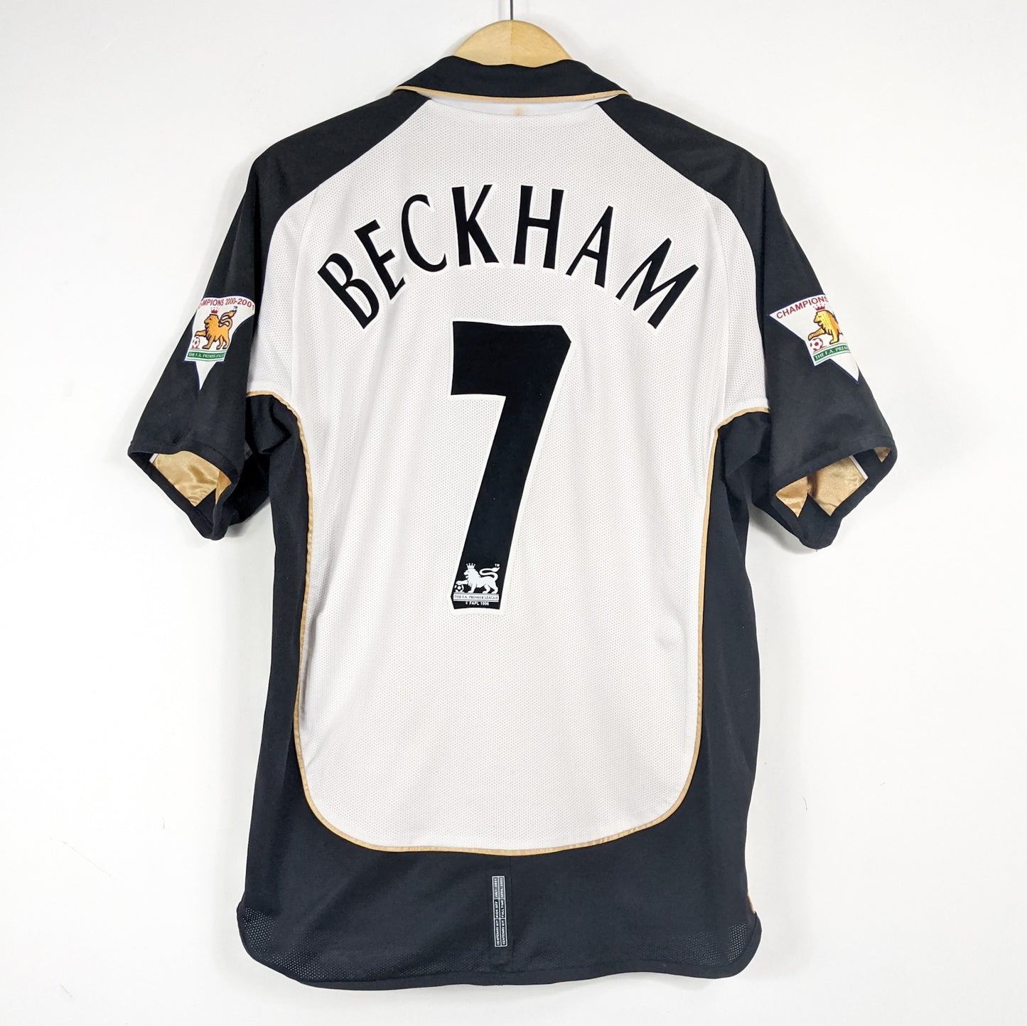 Authentic Manchester United 2001/02 Away Centenary - David Beckham #7 Size M