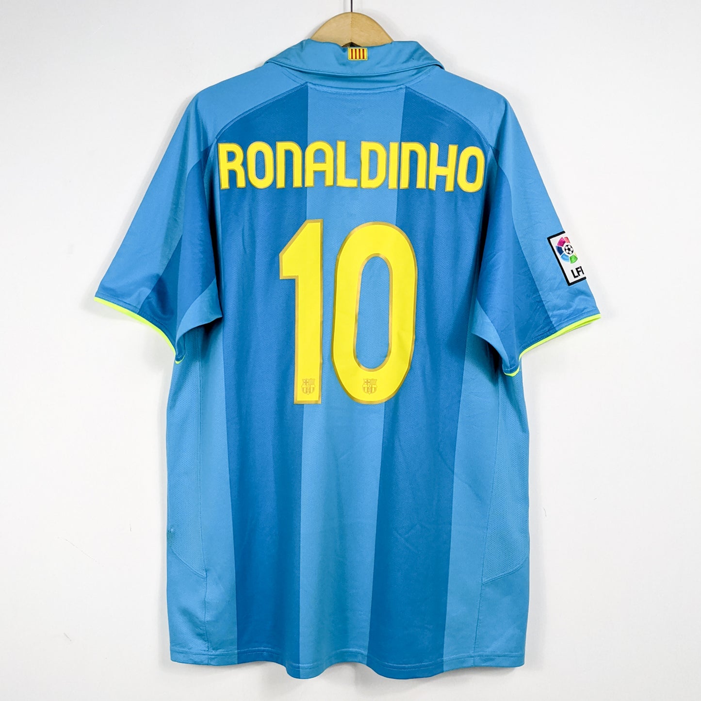 Authentic Barcelona  2007/08 Away - Ronaldinho #10 Size XL