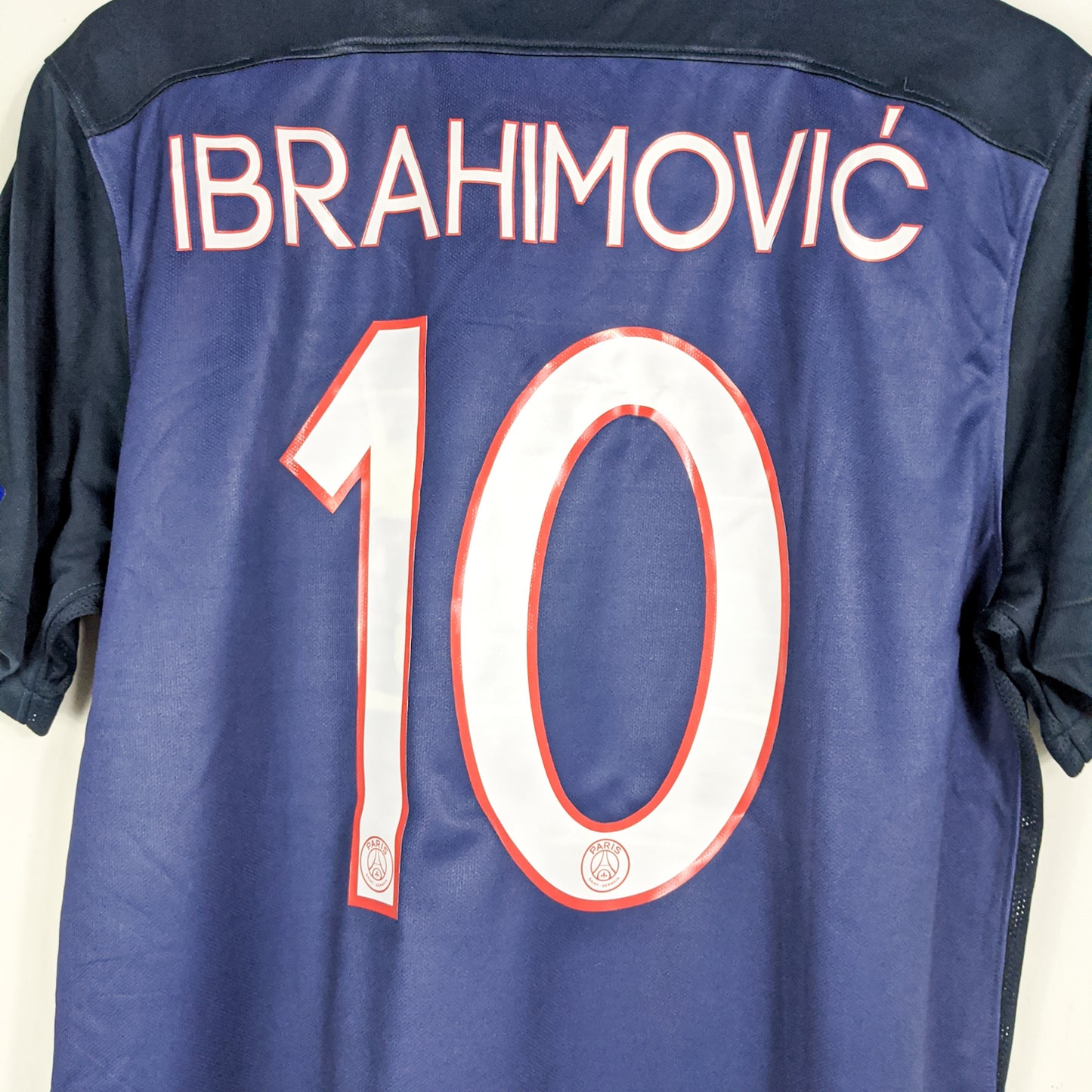 Authentic Paris Saint-Germain 2015/16 Home - Ibrahimovic #10 Size L