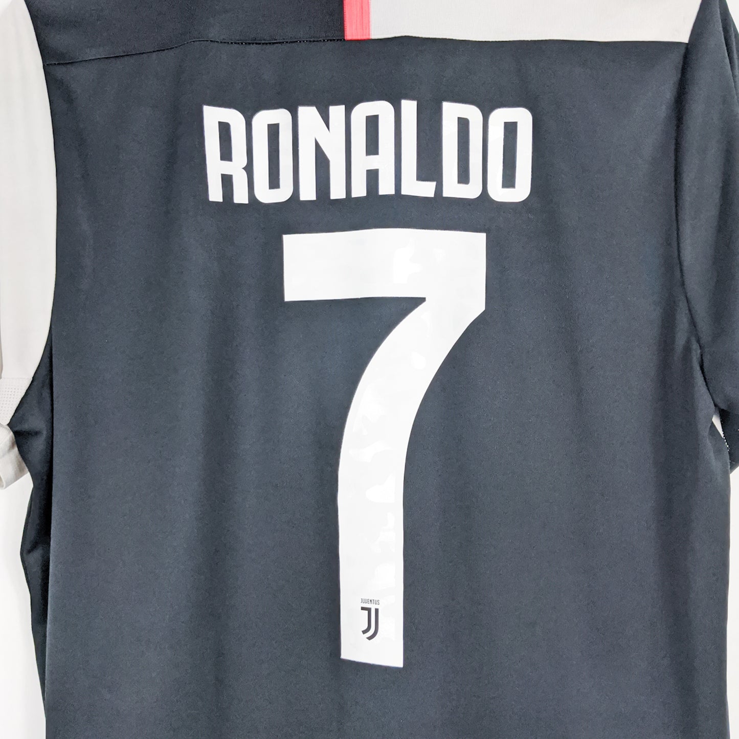 Authentic Juventus 2019/20 Home - Ronaldo #7 Size M