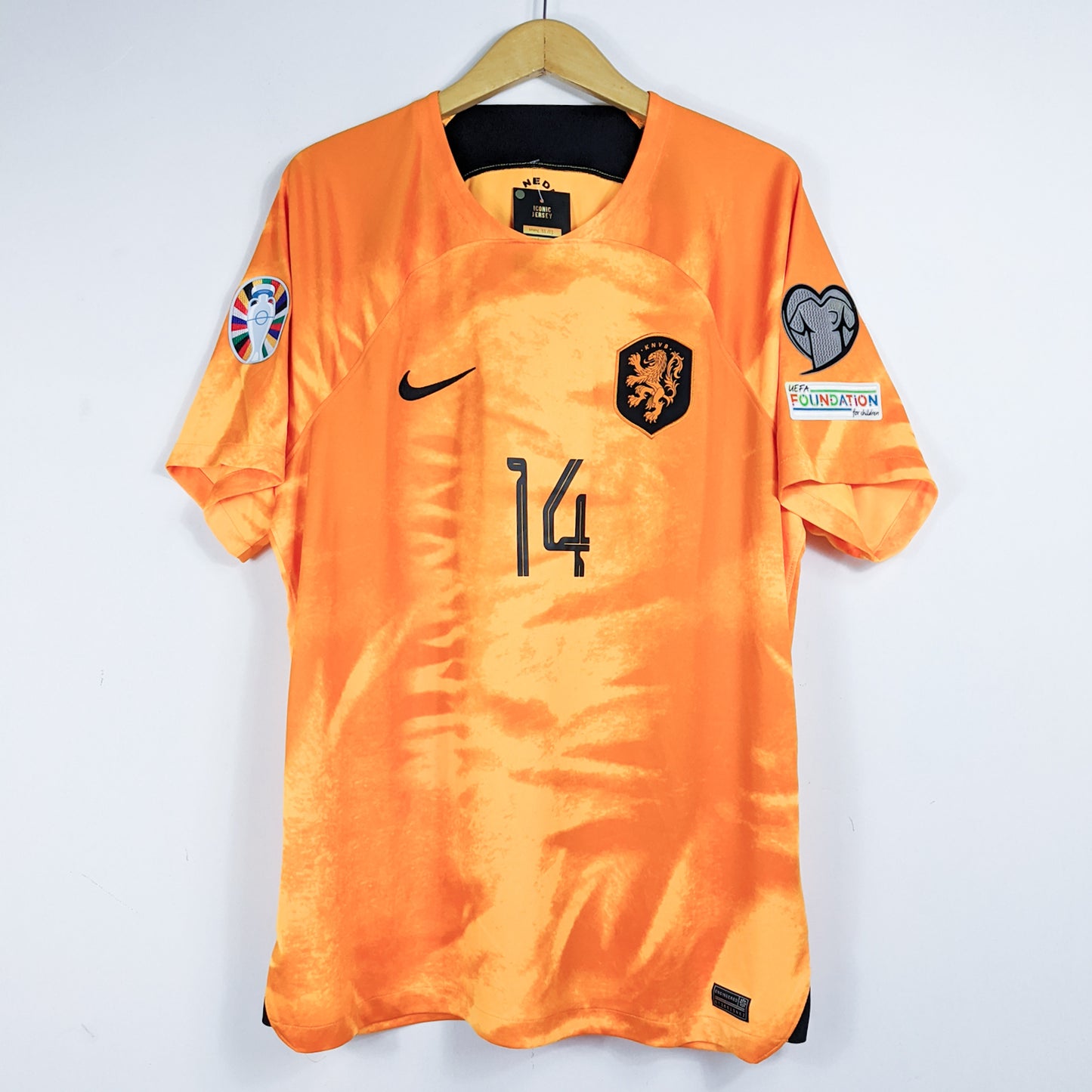 Authentic Netherlands 2022/23 Home - Reijnders #14 Size XL