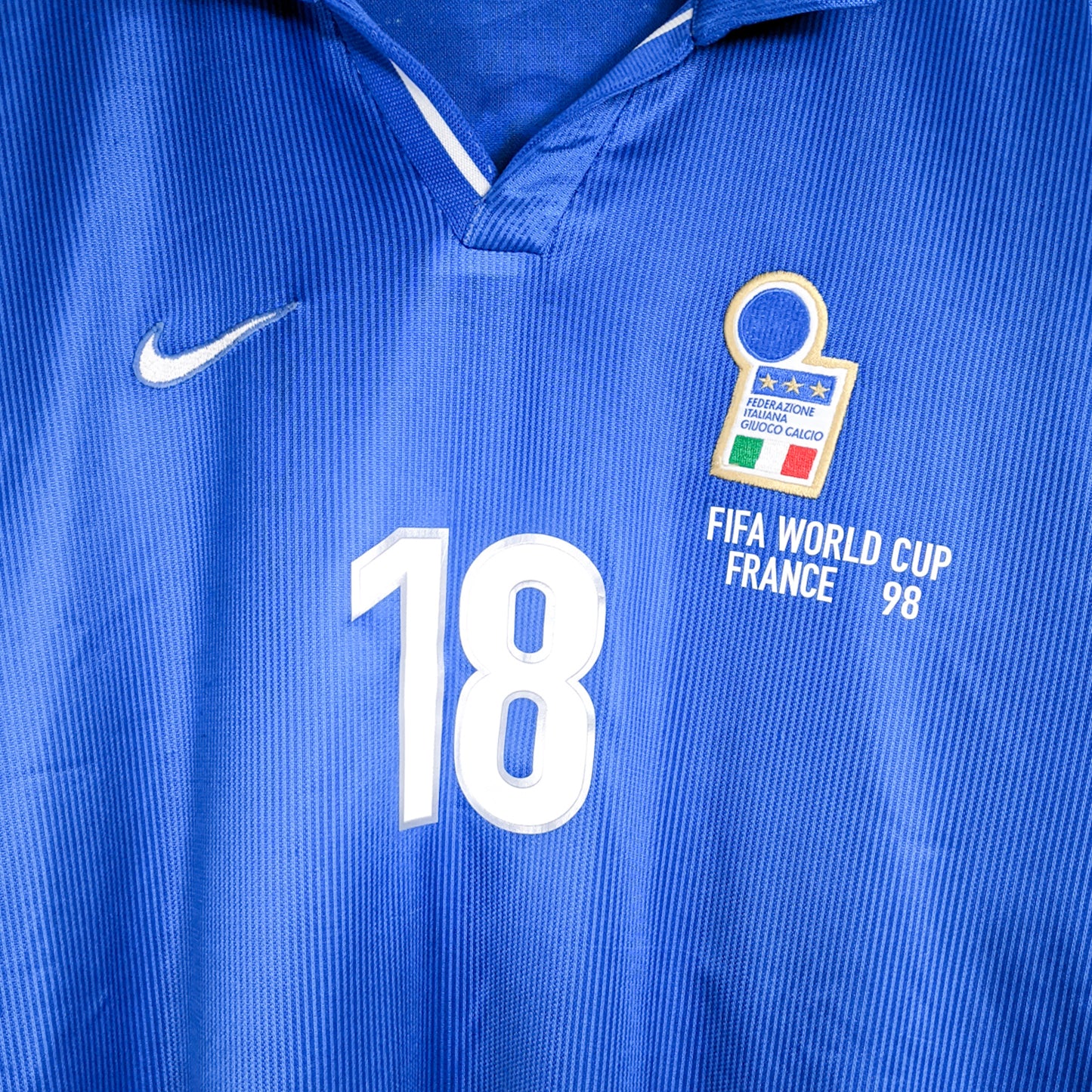 Authentic Italy 1998 Home - Baggio #18 Size XL