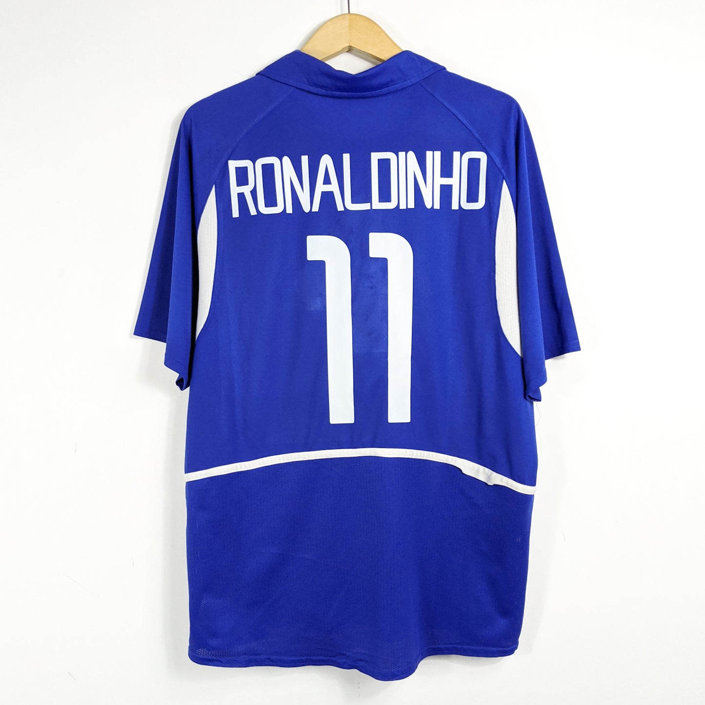 Authentic Brazil 2002 Away - Ronaldinho #11 Size XL