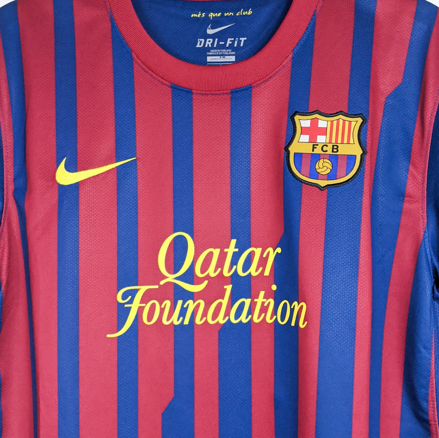 Authentic Barcelona 2011/12 Home - Messi #10 Size L (Bnwt)