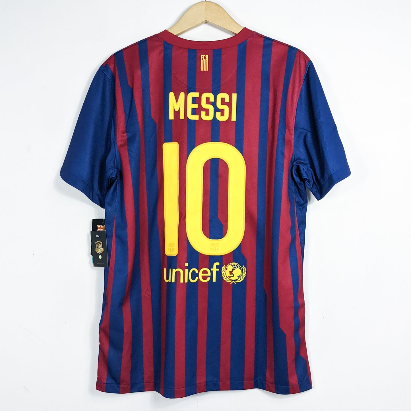 Authentic Barcelona 2011/12 Home - Messi #10 Size L (Bnwt)