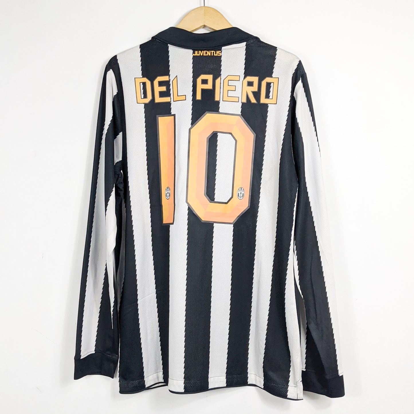 Authentic Juventus 2010/11 Home - Del Piero #10 Size L (Long Sleeve) (Player Issue)