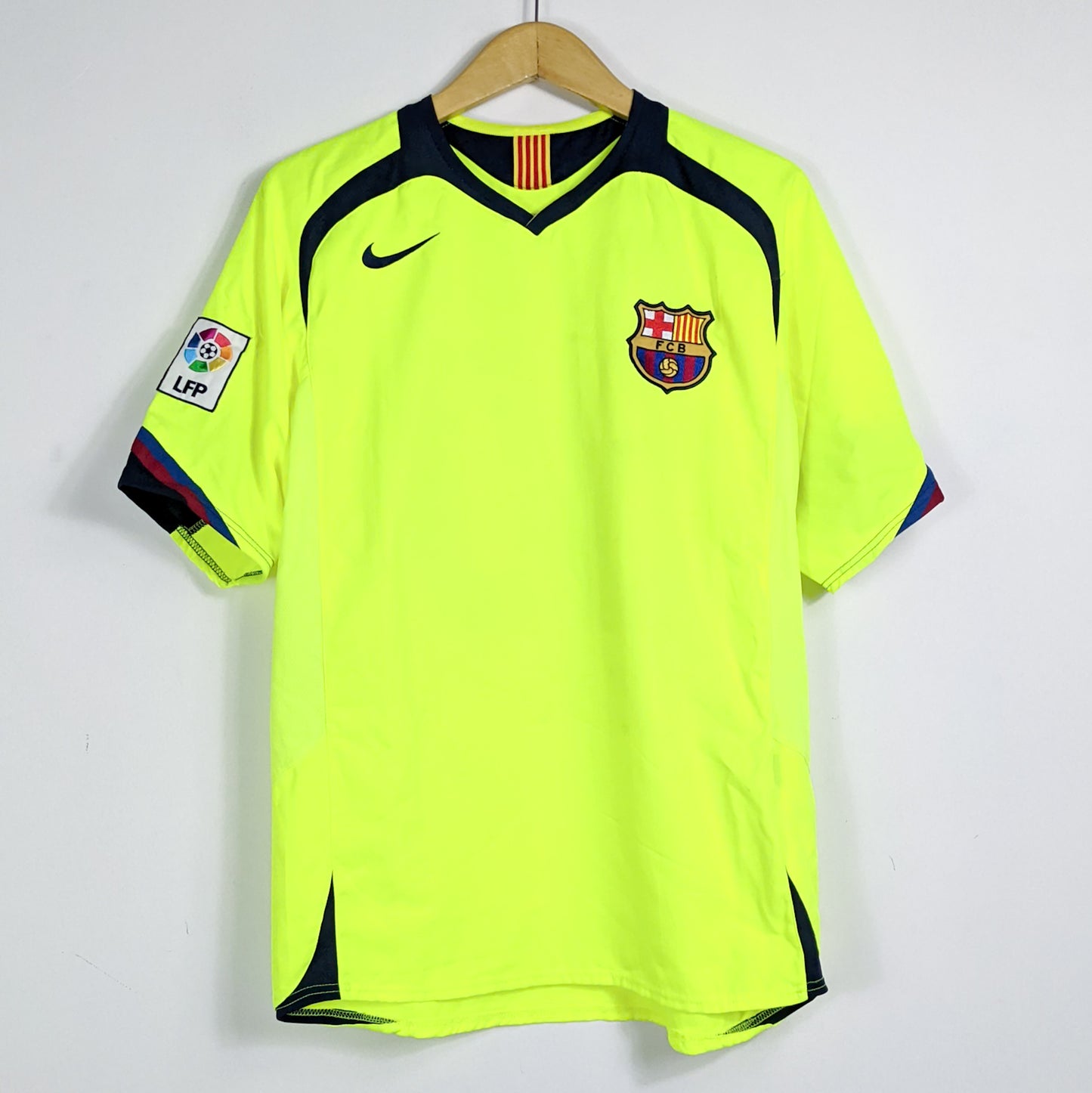 Authentic Barcelona 2005/06 Away - Messi #30 Size M