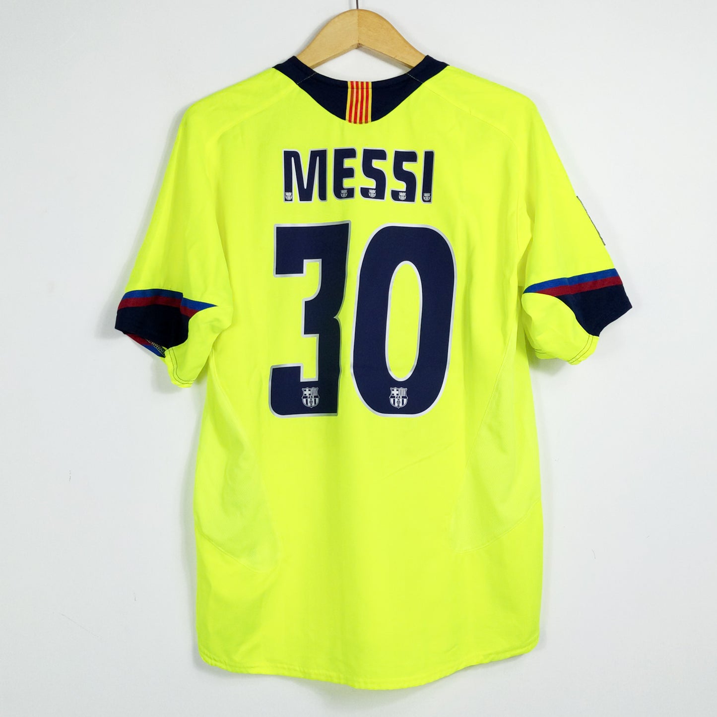 Authentic Barcelona 2005/06 Away - Messi #30 Size M