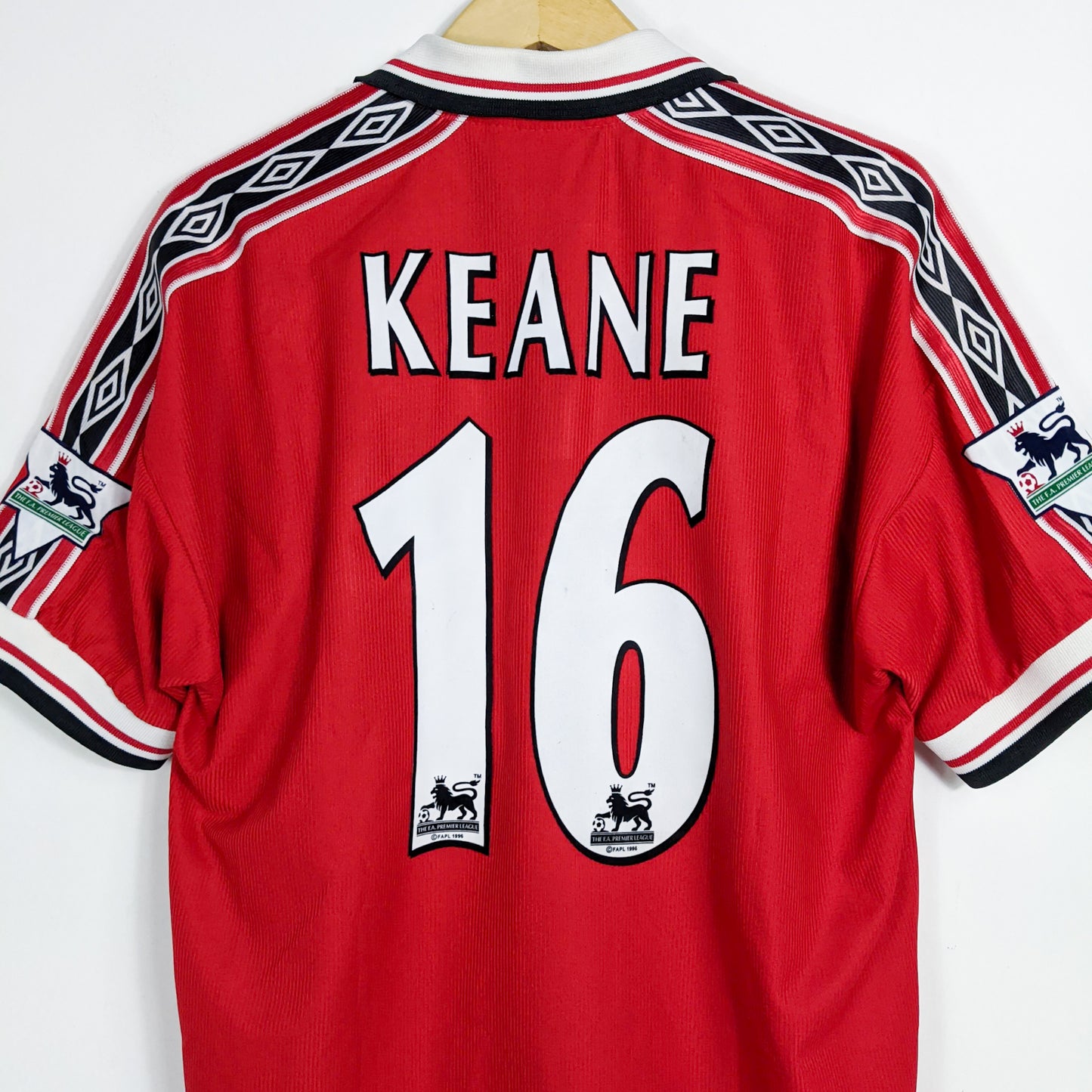 Authentic Manchester United 1998/99 Home - Keane #16 Size L