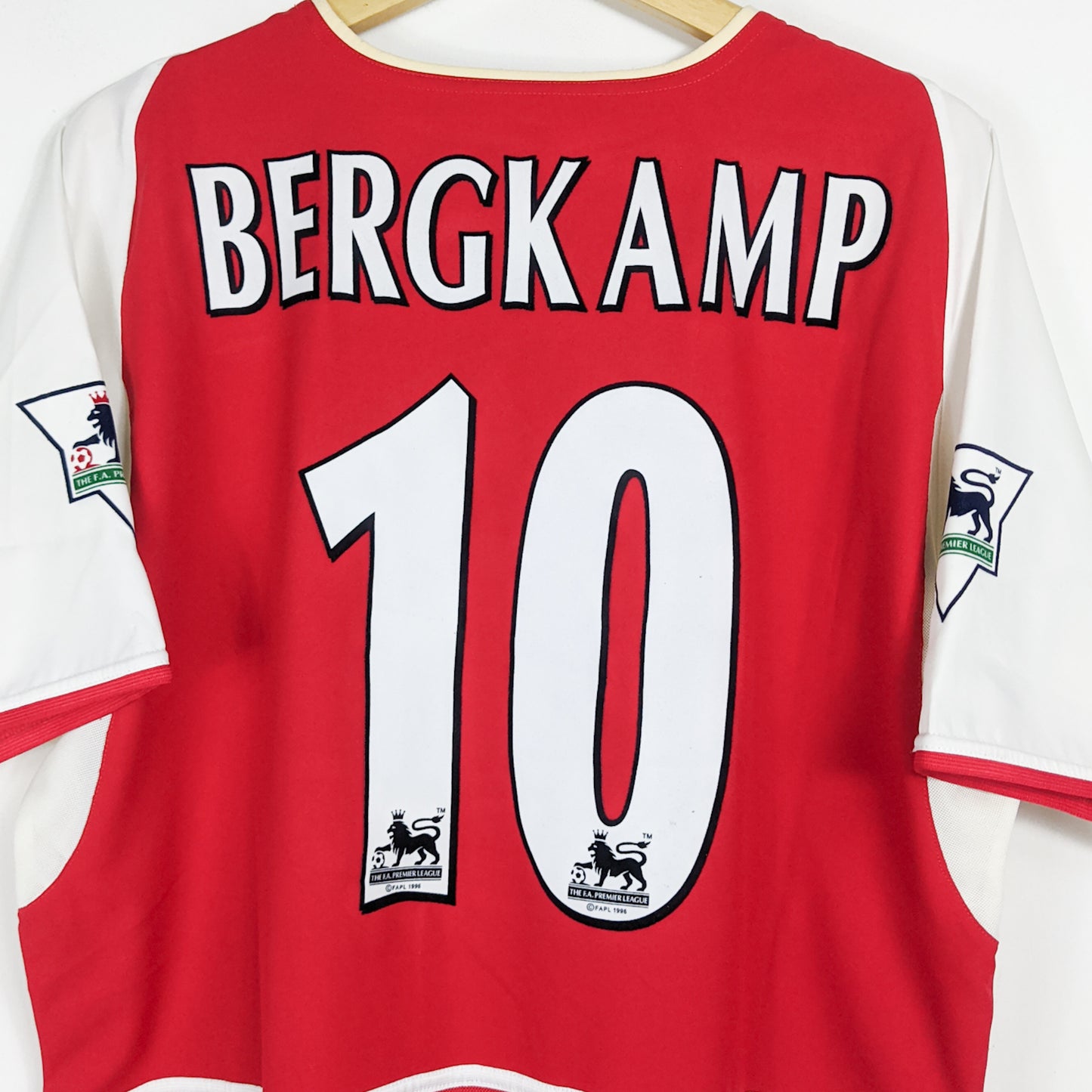 Authentic Arsenal 2002/04 Home - Bergkamp #10 Size M