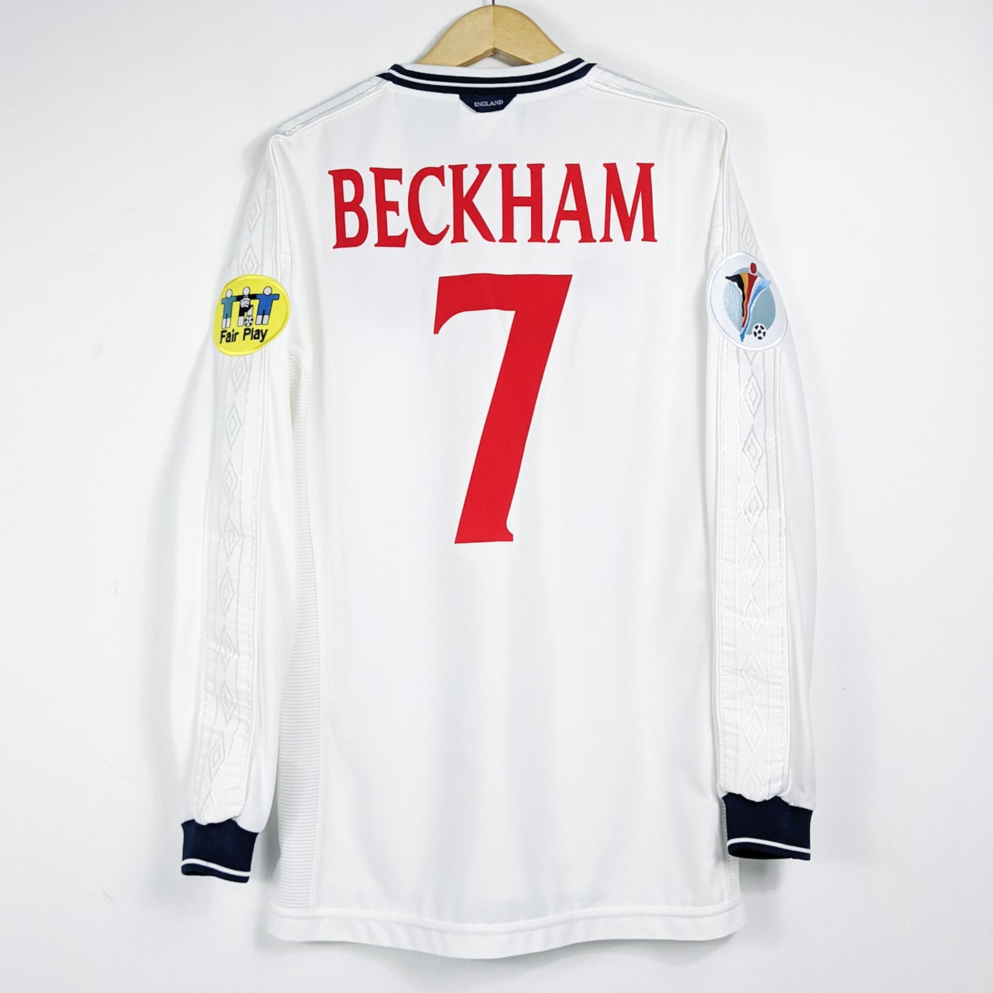 Authentic England 1999/00 Home - Beckham #7 Size XL (Long Sleeve)