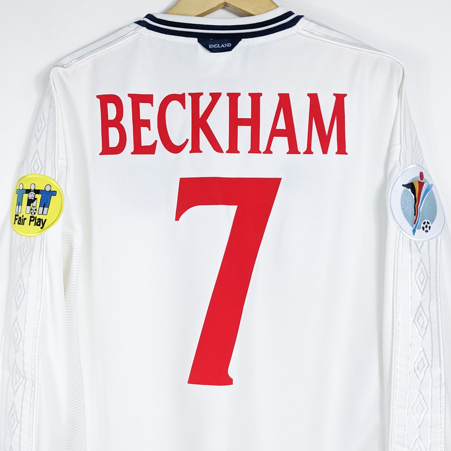 Authentic England 1999/00 Home - Beckham #7 Size XL (Long Sleeve)