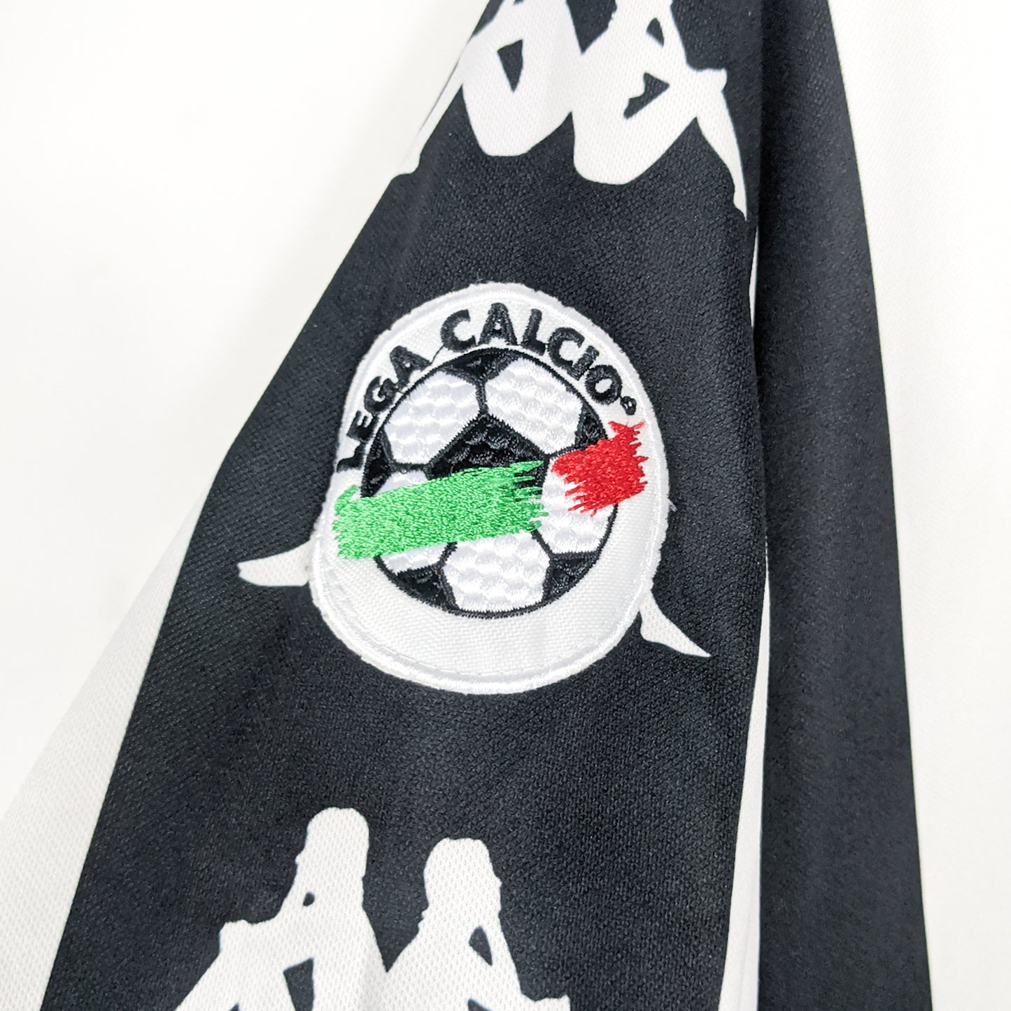 Authentic Juventus 1999/00 Home - Zidane #21 Size XL (European Version)