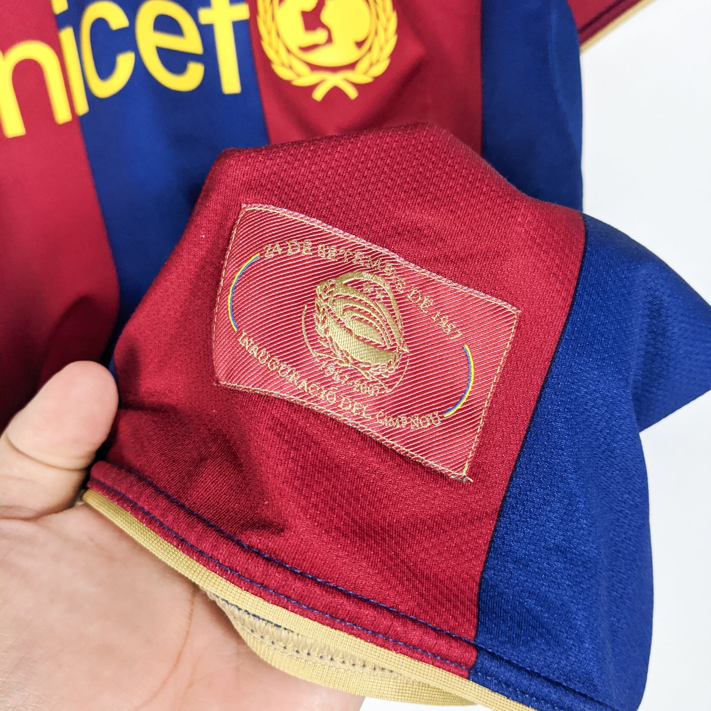 Authentic Barcelona 2007/08 Home - Messi #19 Size M