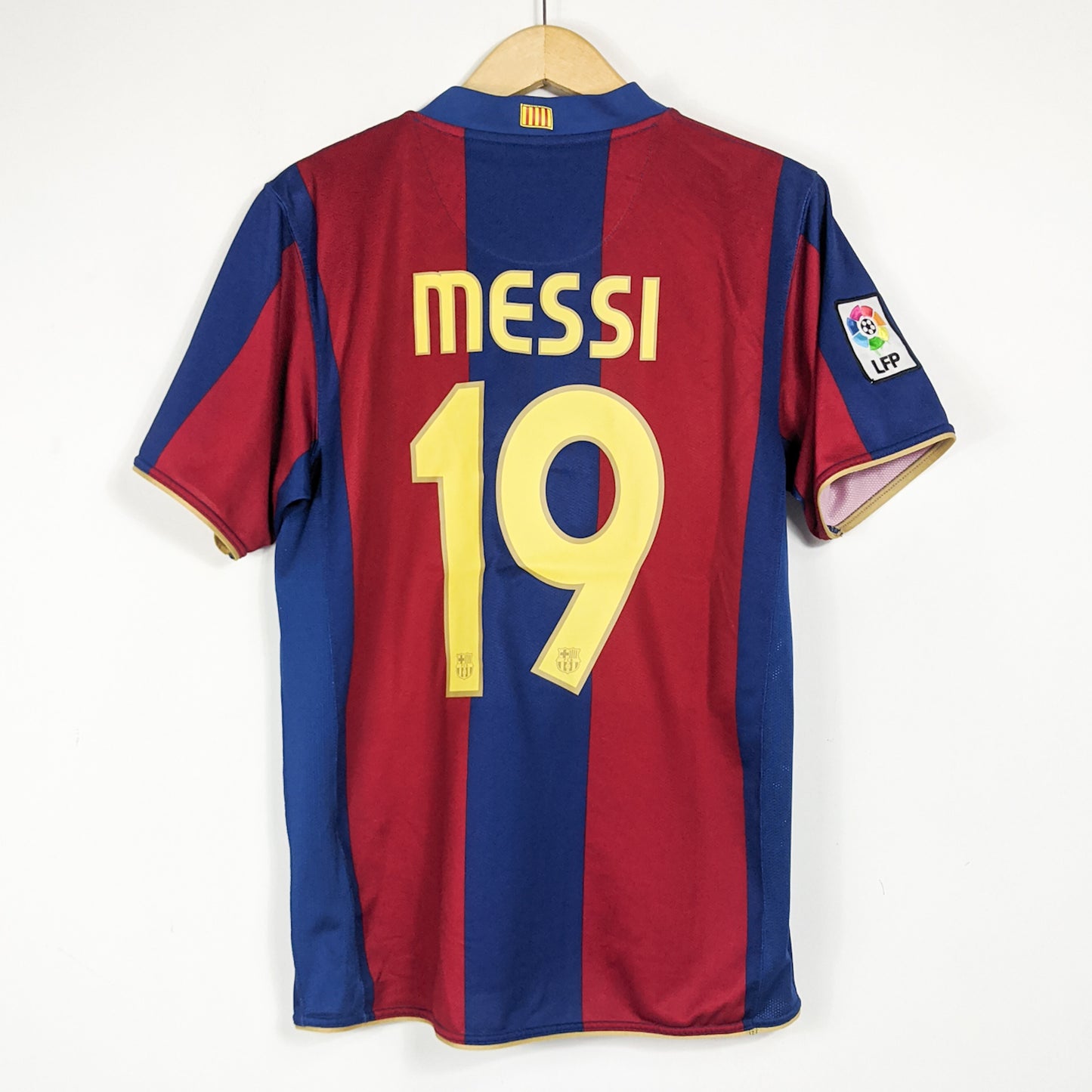 Authentic Barcelona 2007/08 Home - Messi #19 Size M