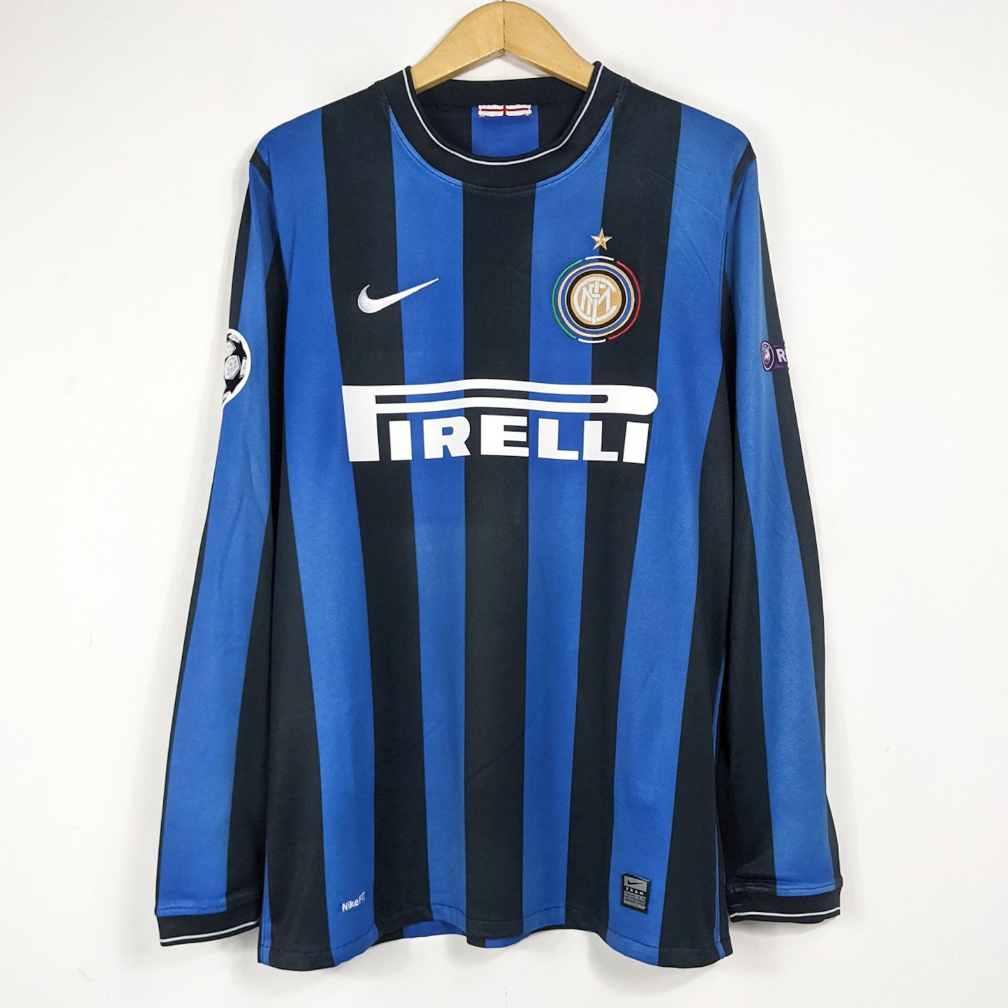 Authentic Inter 2009/10 Home - Milito #22 Size XL (Long Sleeve)