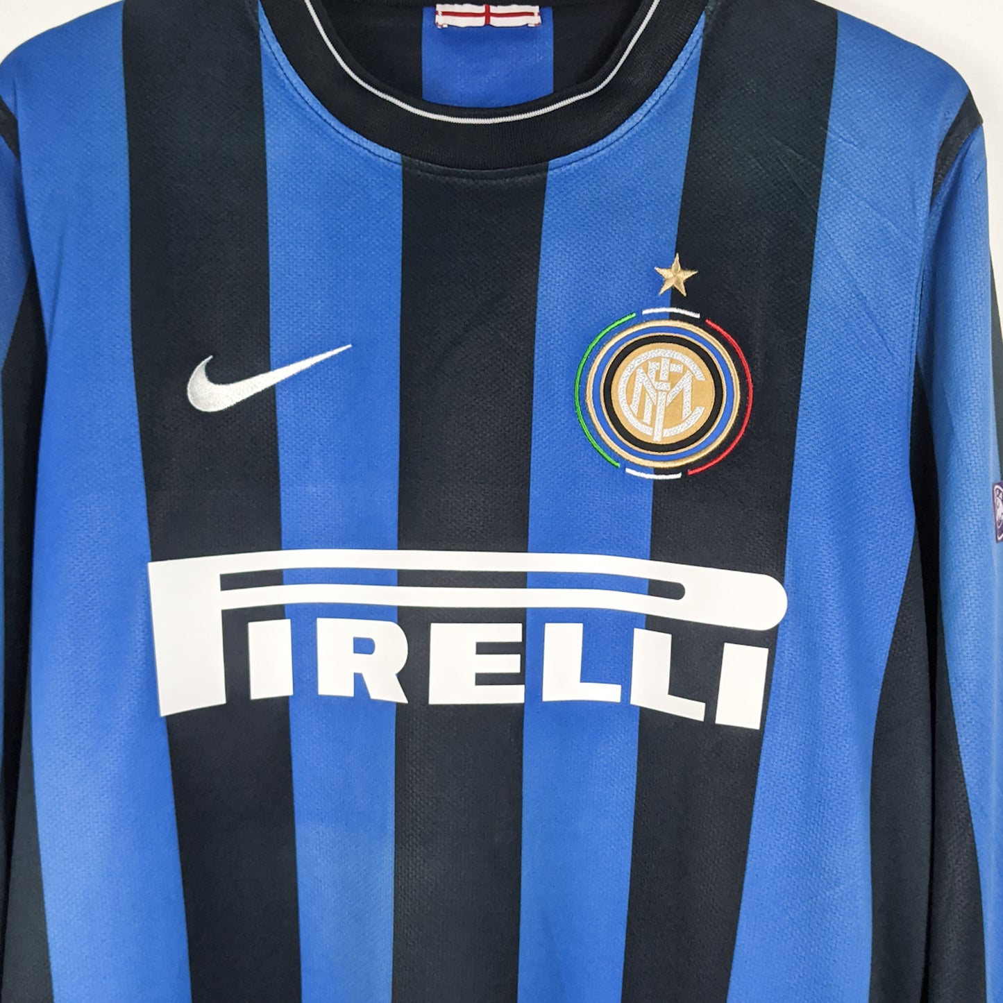 Authentic Inter 2009/10 Home - Milito #22 Size XL (Long Sleeve)