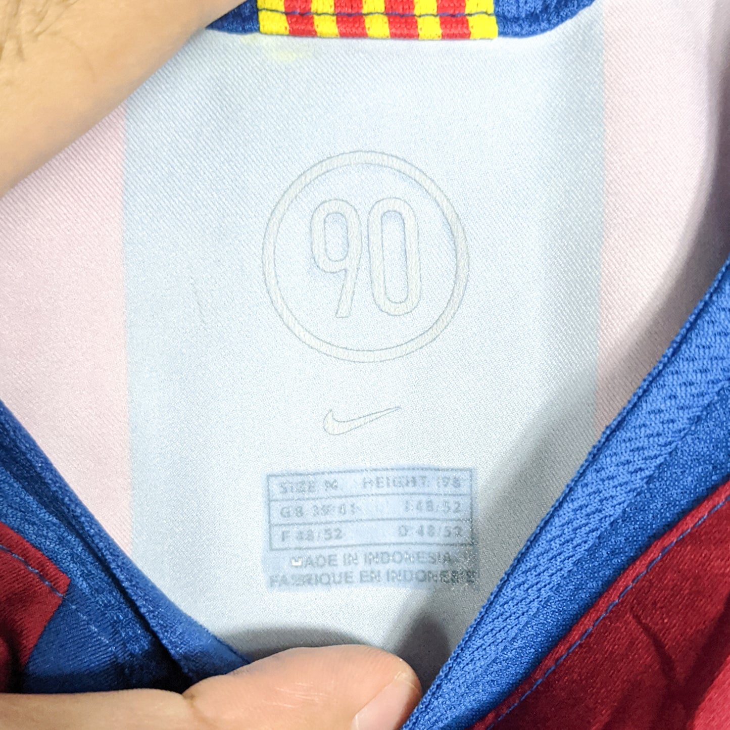 Authentic Barcelona 2005/06 Home - Ronaldinho #10 Size M