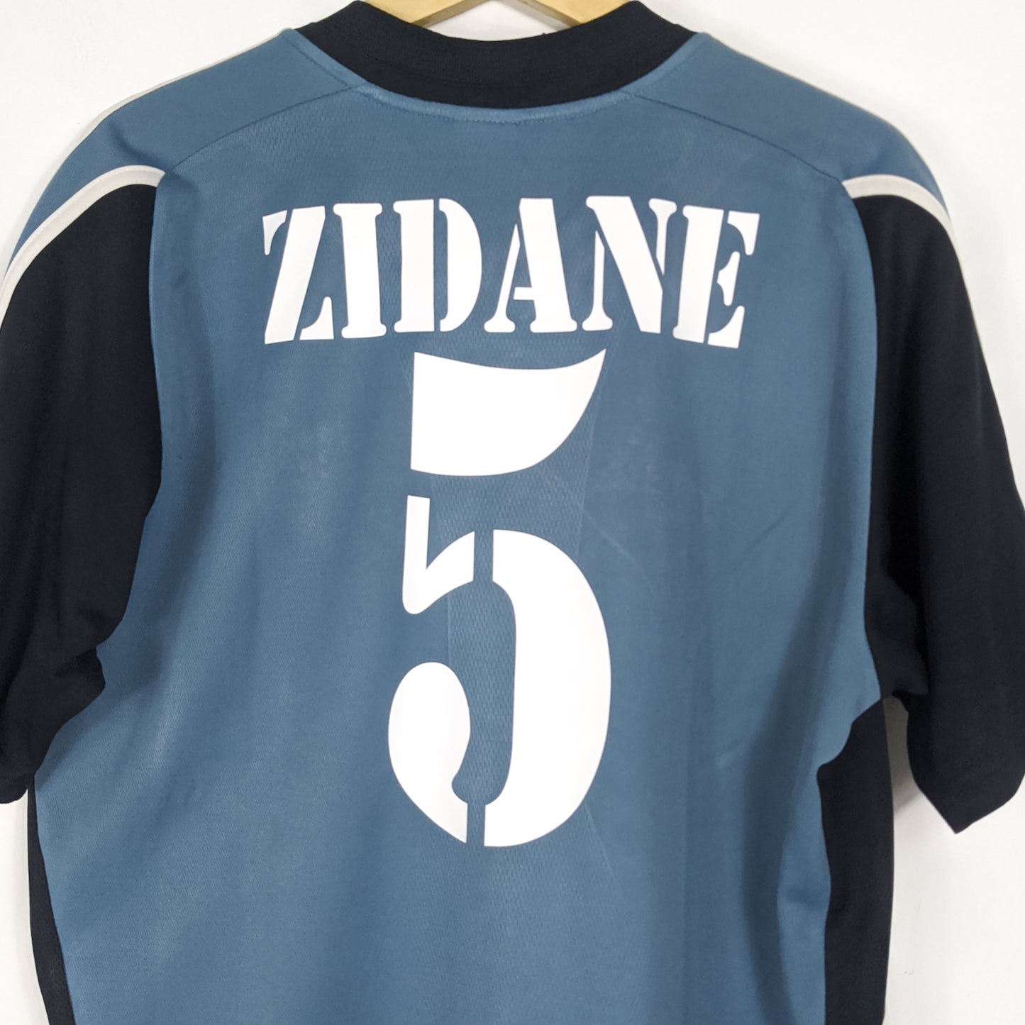 Authentic Real Madrid 2001/02 Third - Zidane #5 Size M fit L