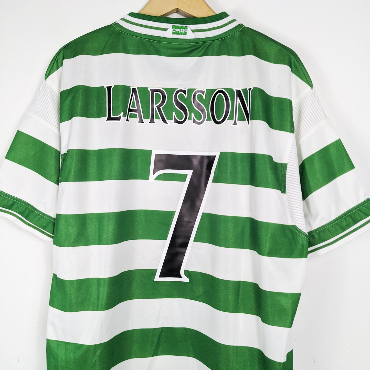 Authentic Celtic 1999/01 Home - Larsson #7 Size XL