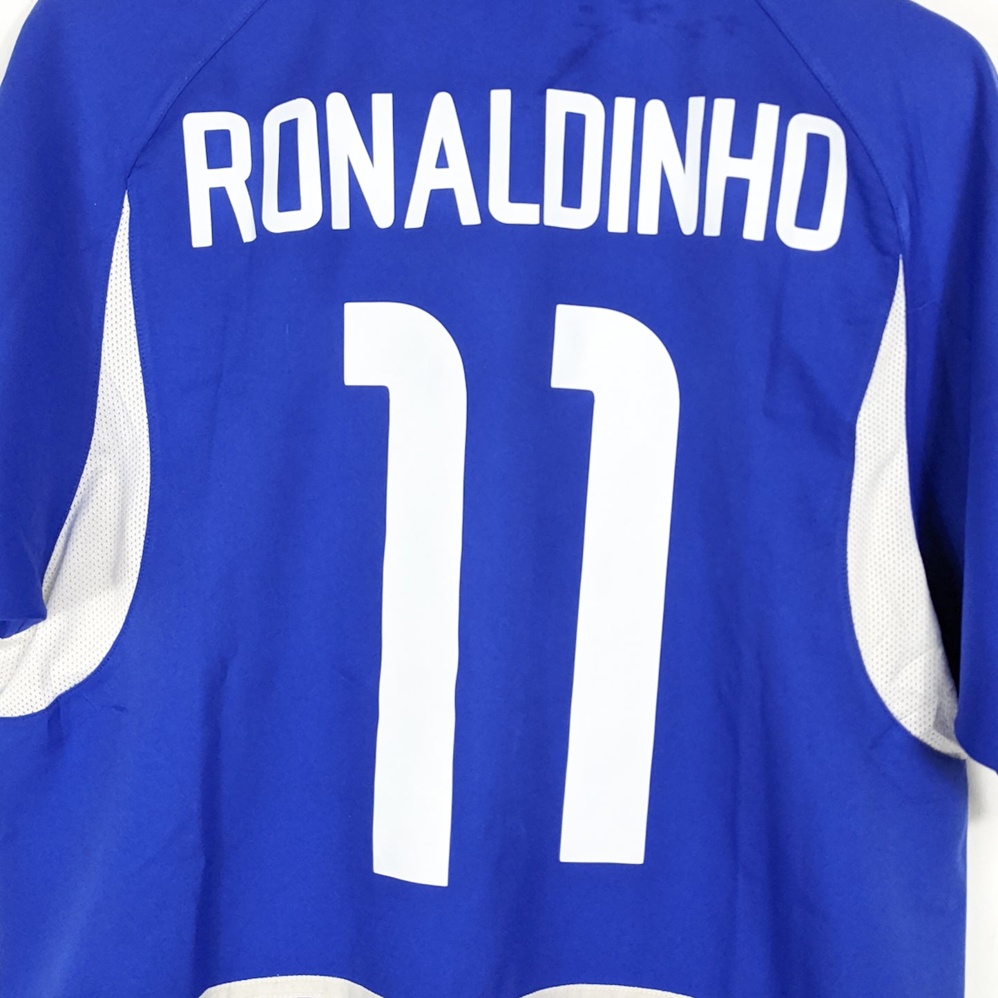 Authentic Brazil 2002 Away - Ronaldinho #11 Size M