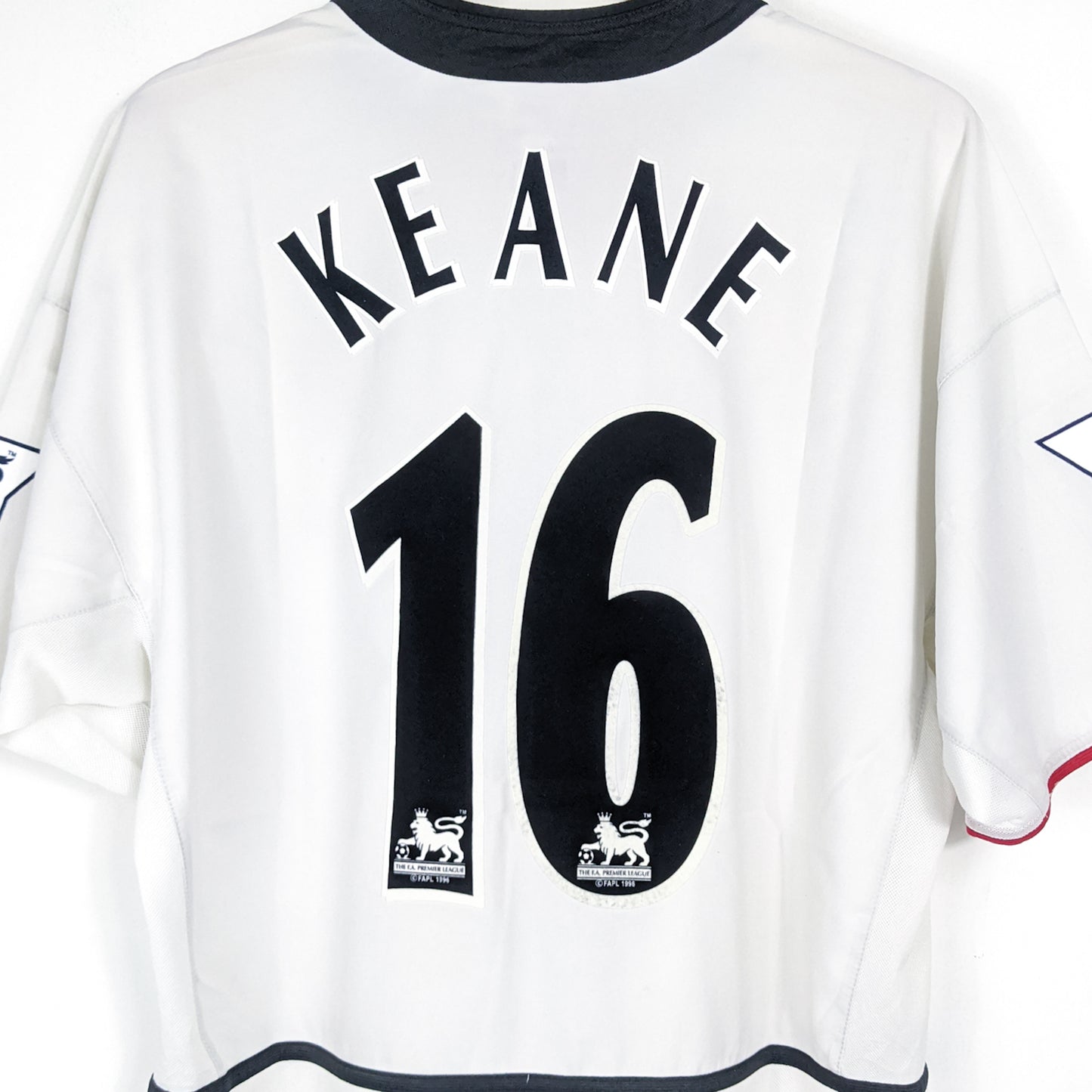 Authentic Manchester United 2002/03 Away - Keane #16 Size L