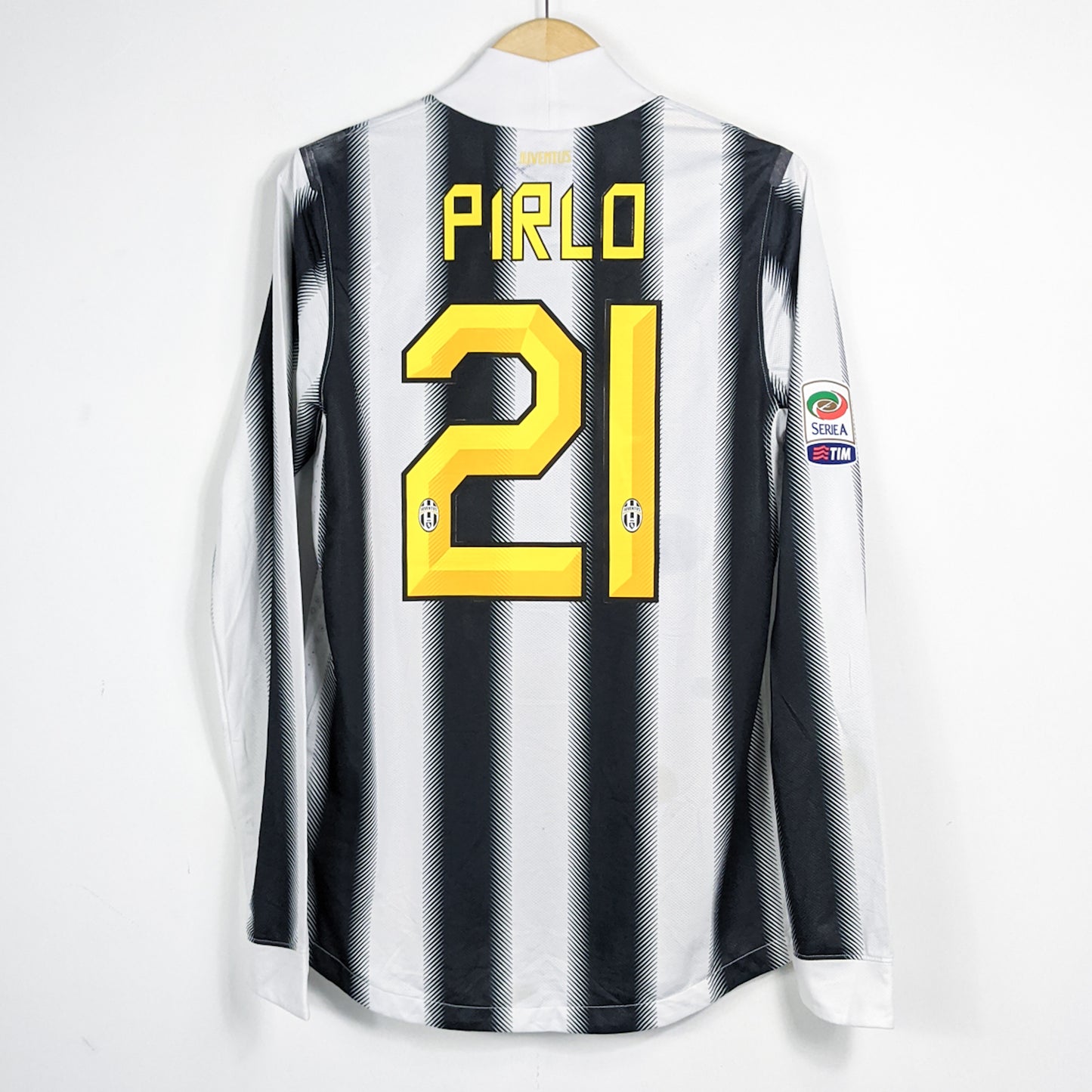 Authentic Juventus 2011/12 Home - Pirlo #21 Size M (Long Sleeve) (Player Issue)