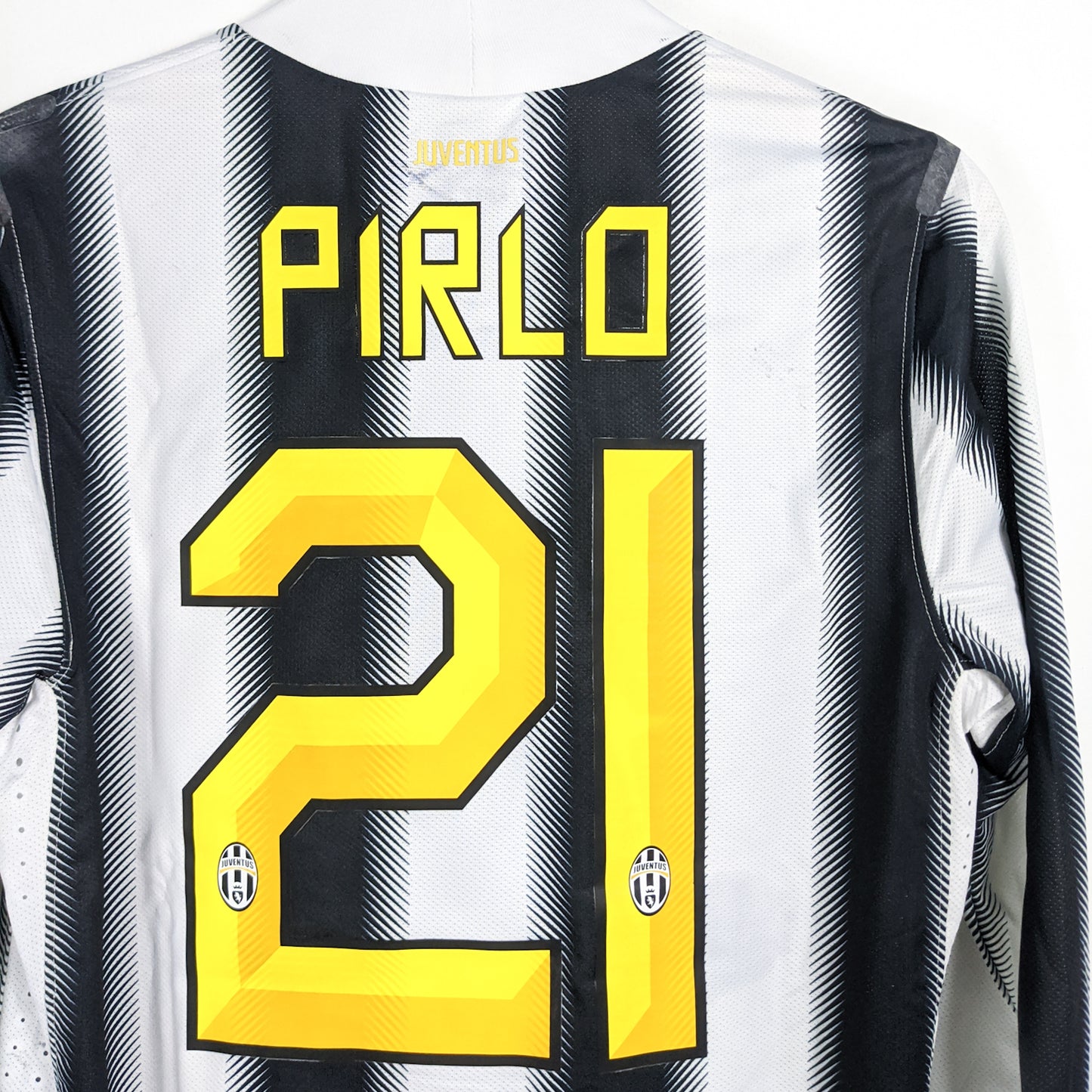 Authentic Juventus 2011/12 Home - Pirlo #21 Size M (Long Sleeve) (Player Issue)