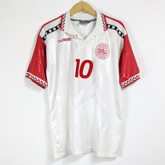 Authentic Denmark 1996 Away - M.Laudrup #10 Size XL